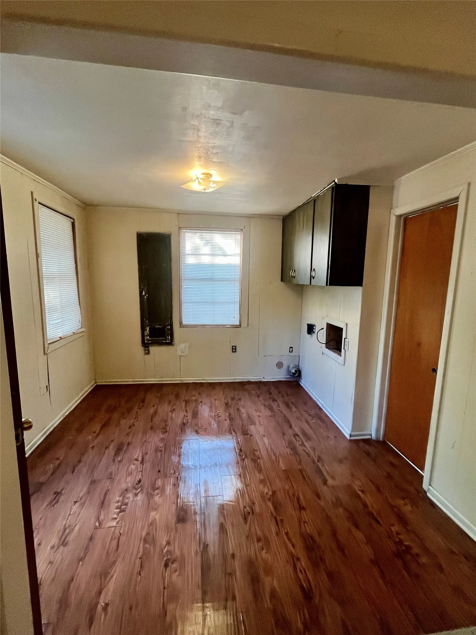 Single Family Residence For Sale in Taylor County , 2517 S 25th Street, Abilene, Texas 79605, 3 Bedroom, 2 Bathroom, Garage spaces, 1,328 Sqft, built in 1956, mls#21403726, Real Estate Agent in Abilene, Homes For Sale in Taylor county, Homes For Sale in Abilene, Realtor in Abilene Texas, Real Estate Brokerage Independent Realty Texas, Luminita Cordes Realtor