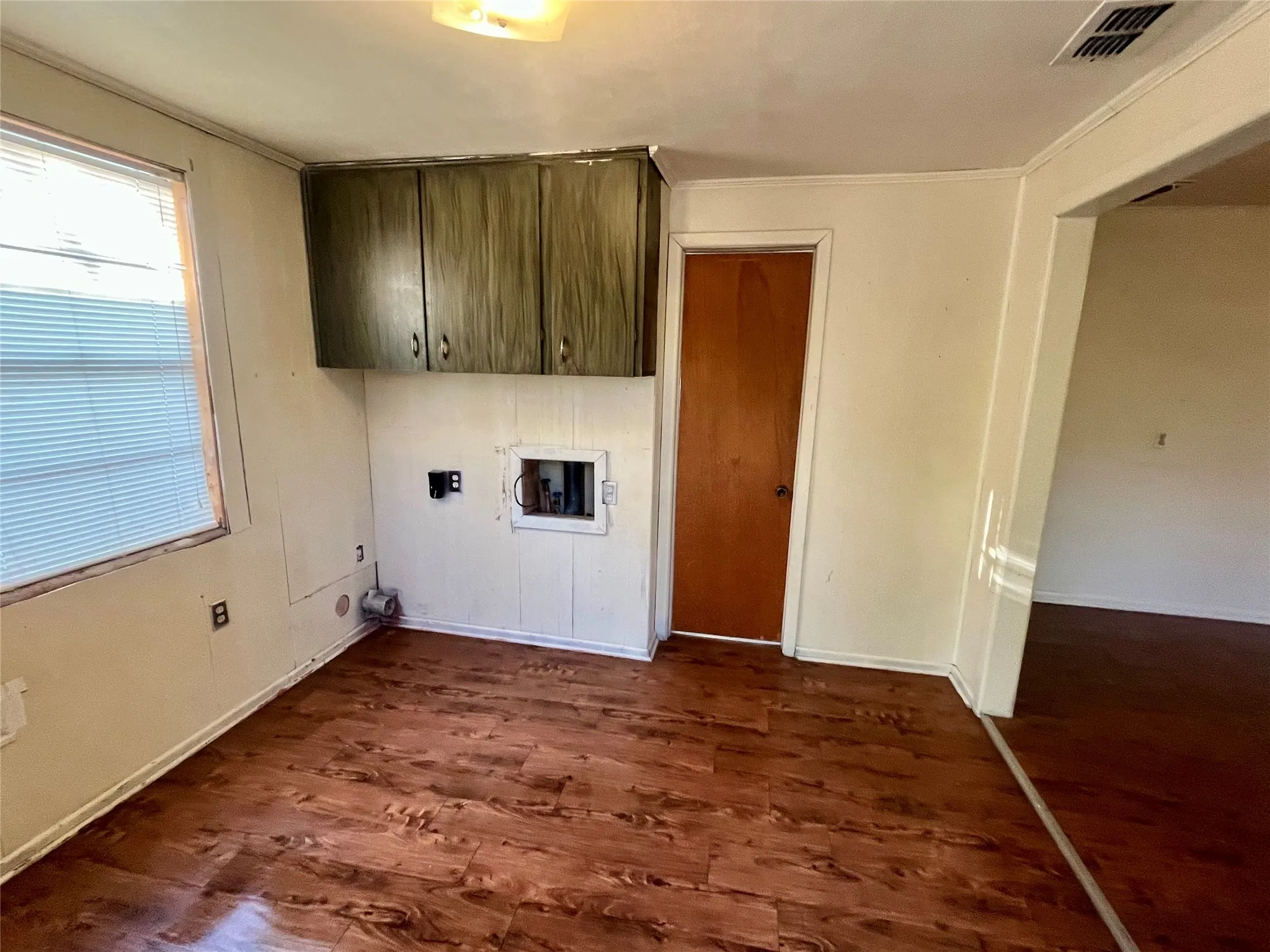 Single Family Residence For Sale in Taylor County , 2517 S 25th Street, Abilene, Texas 79605, 3 Bedroom, 2 Bathroom, Garage spaces, 1,328 Sqft, built in 1956, mls#21403726, Real Estate Agent in Abilene, Homes For Sale in Taylor county, Homes For Sale in Abilene, Realtor in Abilene Texas, Real Estate Brokerage Independent Realty Texas, Luminita Cordes Realtor