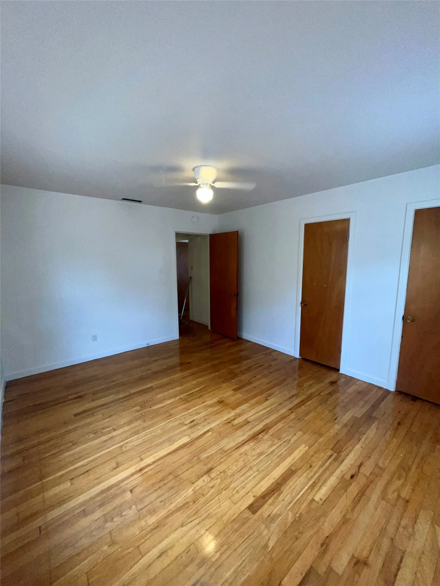 Single Family Residence For Sale in Taylor County , 2517 S 25th Street, Abilene, Texas 79605, 3 Bedroom, 2 Bathroom, Garage spaces, 1,328 Sqft, built in 1956, mls#21403726, Real Estate Agent in Abilene, Homes For Sale in Taylor county, Homes For Sale in Abilene, Realtor in Abilene Texas, Real Estate Brokerage Independent Realty Texas, Luminita Cordes Realtor