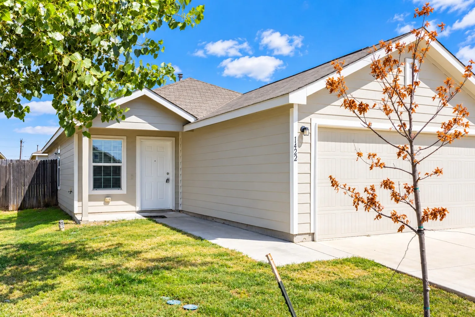Single Family Residence For Rent in Kaufman County , 1422 Southwell Drive, Crandall, Texas 75114, 3 Bedroom, 2 Bathroom, 2 Garage spaces, 1,260 Sqft, built in 2021, mls#21404877, Real Estate Agent in Crandall, Homes For Rent in Kaufman county, Homes For Rent in Crandall, Realtor in Crandall Texas, Real Estate Brokerage Independent Realty Texas, Luminita Cordes Realtor
