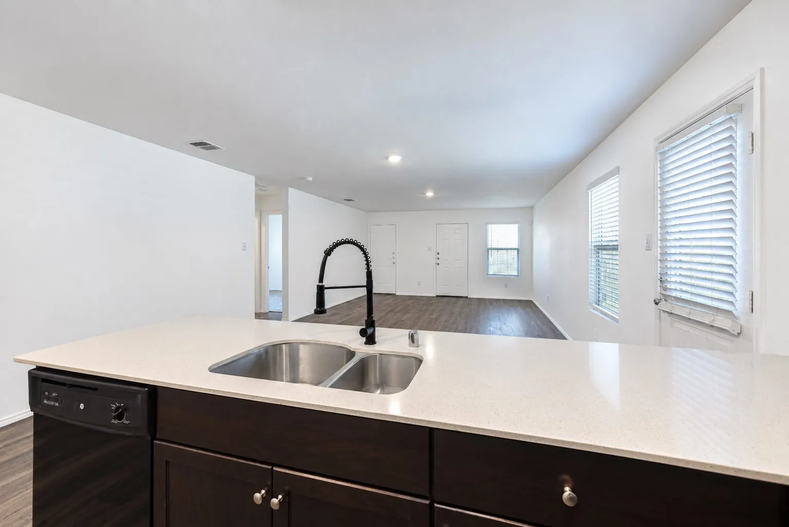 Single Family Residence For Rent in Kaufman County , 1422 Southwell Drive, Crandall, Texas 75114, 3 Bedroom, 2 Bathroom, 2 Garage spaces, 1,260 Sqft, built in 2021, mls#21404877, Real Estate Agent in Crandall, Homes For Rent in Kaufman county, Homes For Rent in Crandall, Realtor in Crandall Texas, Real Estate Brokerage Independent Realty Texas, Luminita Cordes Realtor