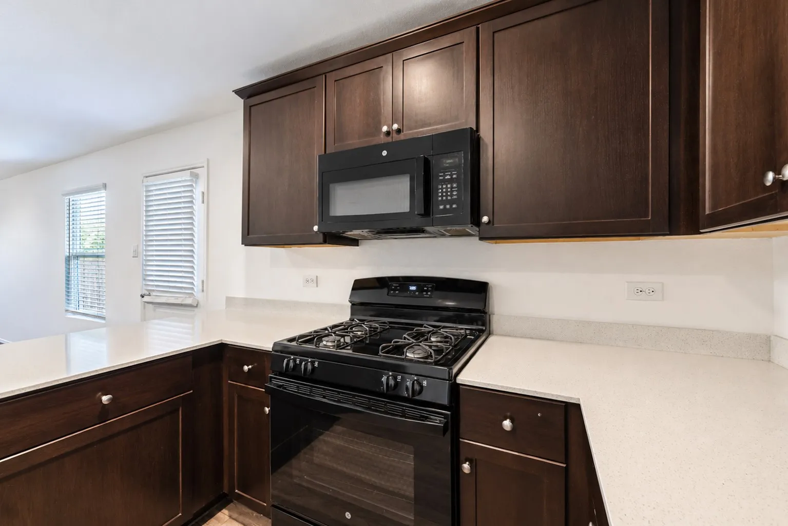 Single Family Residence For Rent in Kaufman County , 1422 Southwell Drive, Crandall, Texas 75114, 3 Bedroom, 2 Bathroom, 2 Garage spaces, 1,260 Sqft, built in 2021, mls#21404877, Real Estate Agent in Crandall, Homes For Rent in Kaufman county, Homes For Rent in Crandall, Realtor in Crandall Texas, Real Estate Brokerage Independent Realty Texas, Luminita Cordes Realtor