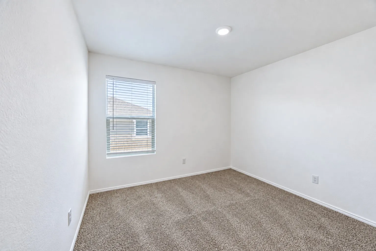 Single Family Residence For Rent in Kaufman County , 1422 Southwell Drive, Crandall, Texas 75114, 3 Bedroom, 2 Bathroom, 2 Garage spaces, 1,260 Sqft, built in 2021, mls#21404877, Real Estate Agent in Crandall, Homes For Rent in Kaufman county, Homes For Rent in Crandall, Realtor in Crandall Texas, Real Estate Brokerage Independent Realty Texas, Luminita Cordes Realtor