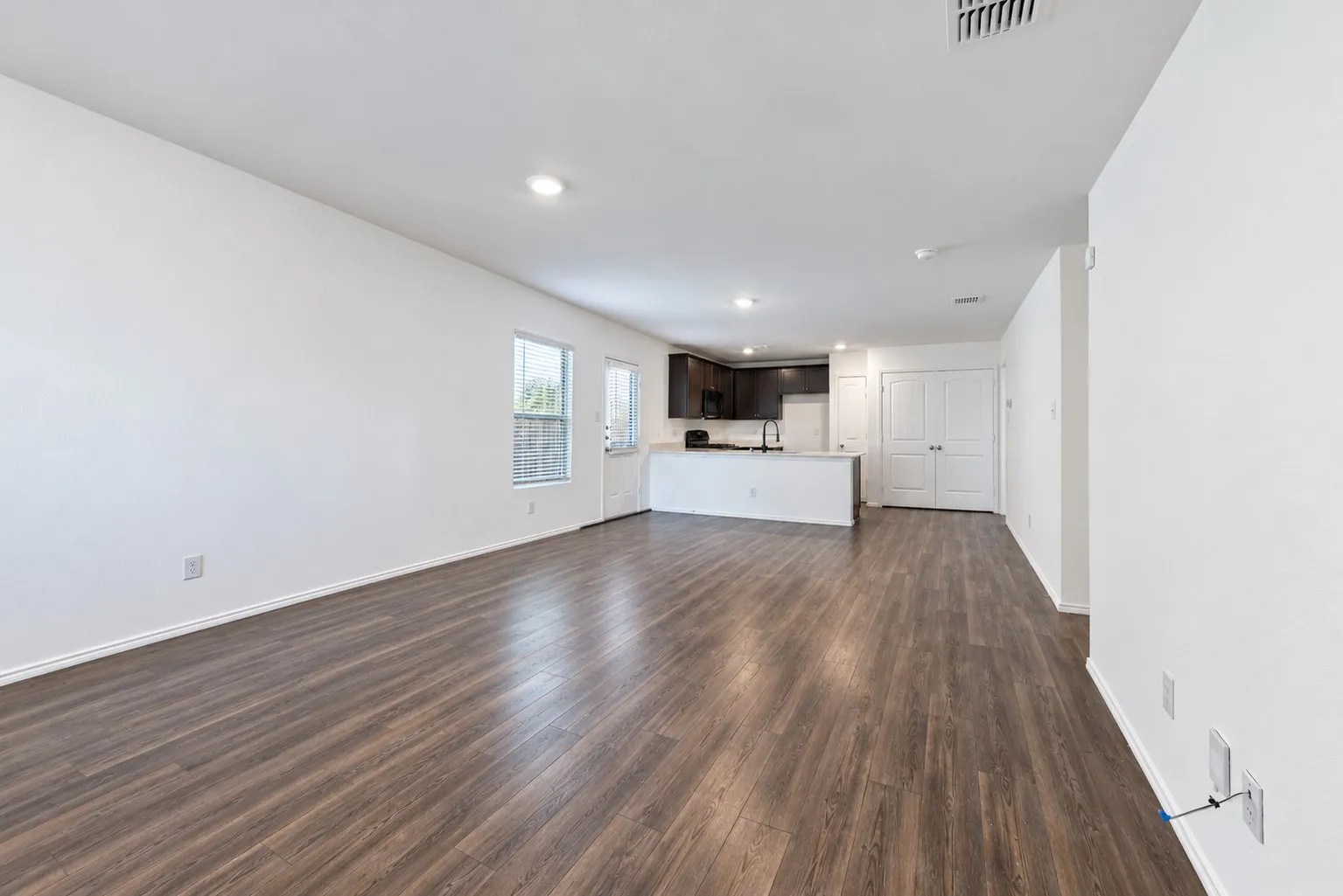 Single Family Residence For Rent in Kaufman County , 1422 Southwell Drive, Crandall, Texas 75114, 3 Bedroom, 2 Bathroom, 2 Garage spaces, 1,260 Sqft, built in 2021, mls#21404877, Real Estate Agent in Crandall, Homes For Rent in Kaufman county, Homes For Rent in Crandall, Realtor in Crandall Texas, Real Estate Brokerage Independent Realty Texas, Luminita Cordes Realtor