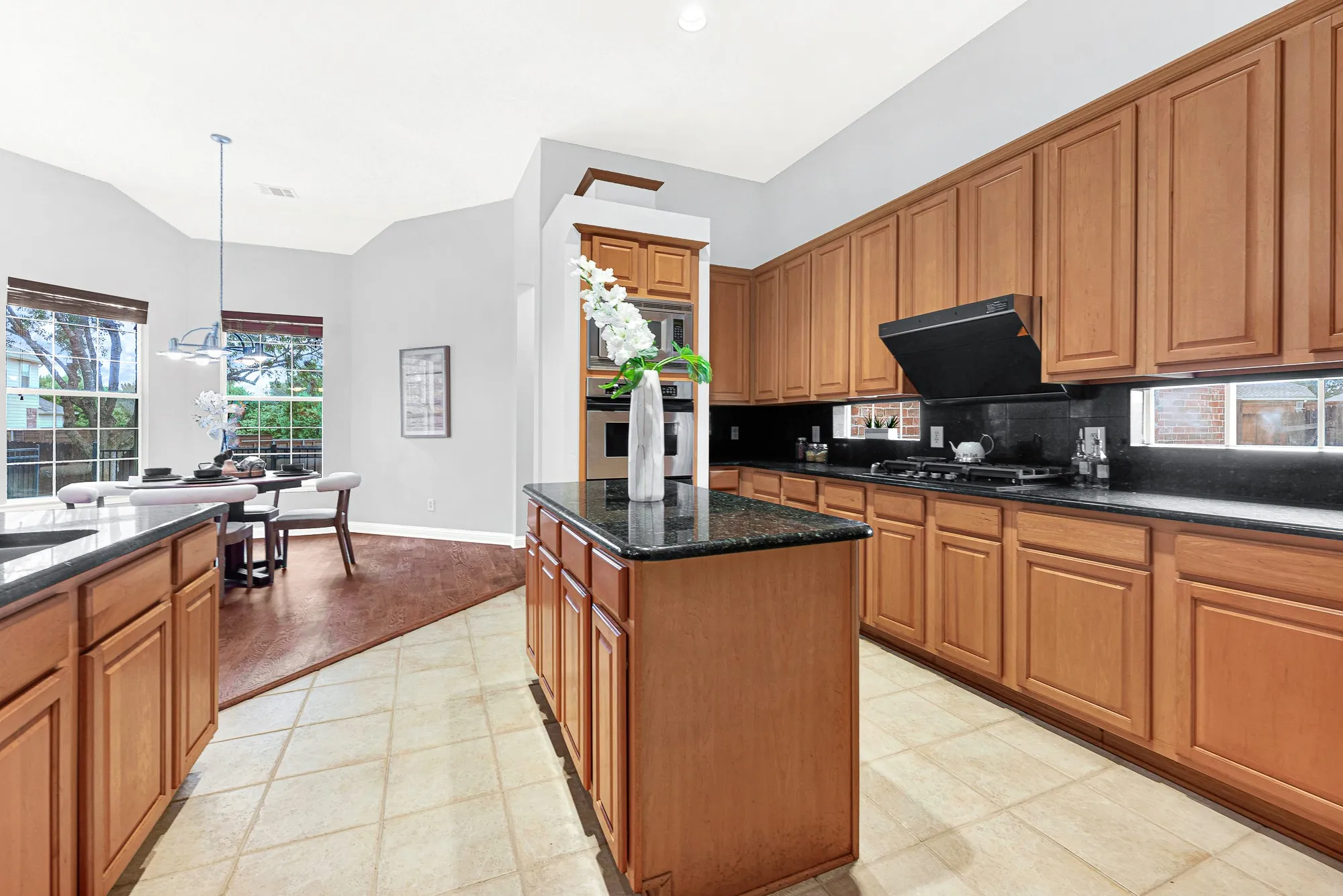Powerful gas cooktop vents exterior