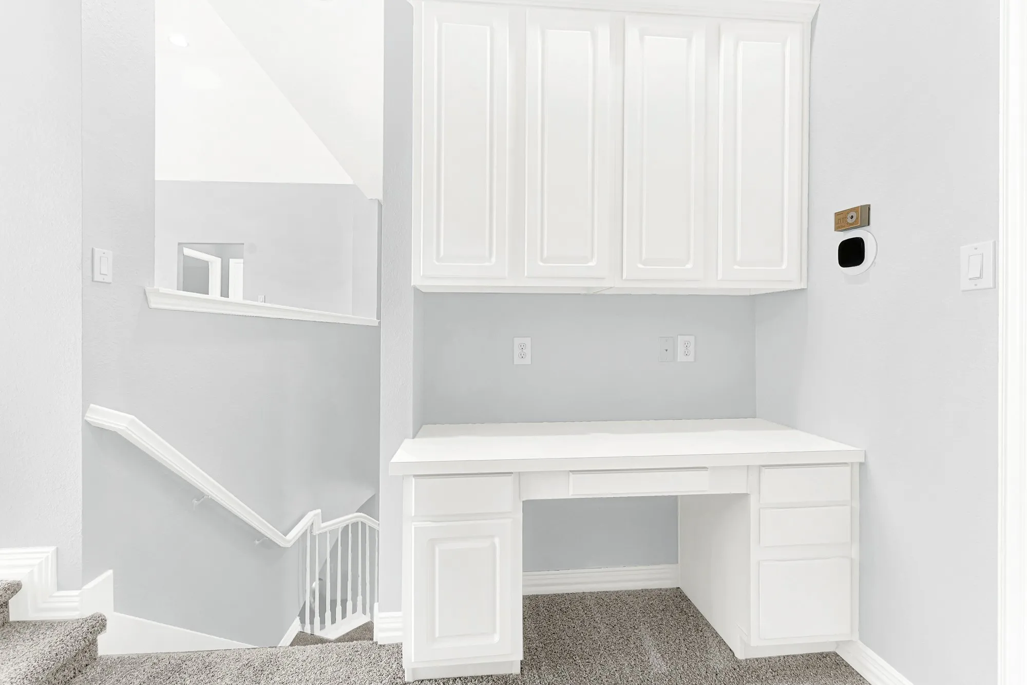 Built-in desk on 1st floor, perfect for homework, crafts and DIY projects