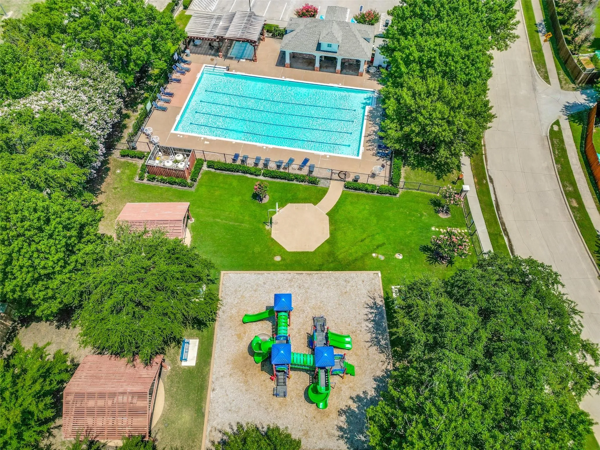 Mackenzie Meadows - Community pool & playground