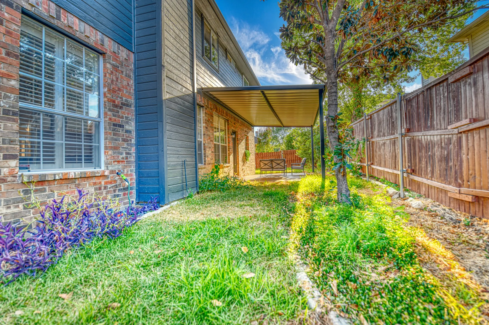 Single Family Residence For Sale in Denton County , 2002 Terracotta Court, Lewisville, Texas 75067, 4 Bedroom, 3 Bathroom, 2 Garage spaces, 2,204 Sqft, built in 1991, mls#21398002, Real Estate Agent in Lewisville, Homes For Sale in Denton county, Homes For Sale in Lewisville, Realtor in Lewisville Texas, Real Estate Brokerage Independent Realty Texas, Luminita Cordes Realtor