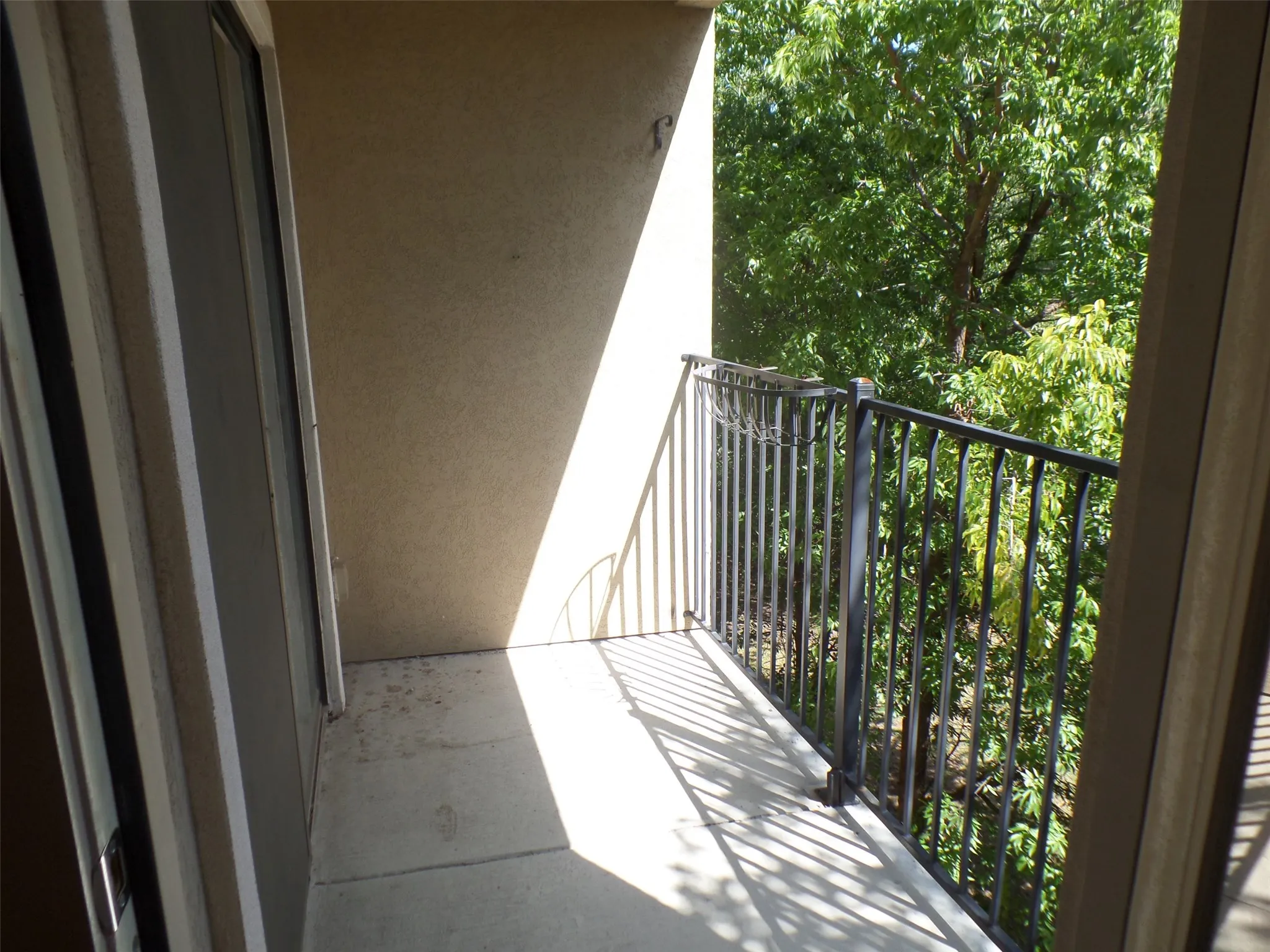 Condominium For Rent in Dallas County , 6159 Oram Street 105, Dallas, Texas 75214, 1 Bedroom, 2 Bathroom, 1 Garage spaces, 1,028 Sqft, built in 2007, mls#21401391, Real Estate Agent in Dallas, Homes For Rent in Dallas county, Homes For Rent in Dallas, Realtor in Dallas Texas, Real Estate Brokerage Independent Realty Texas, Luminita Cordes Realtor