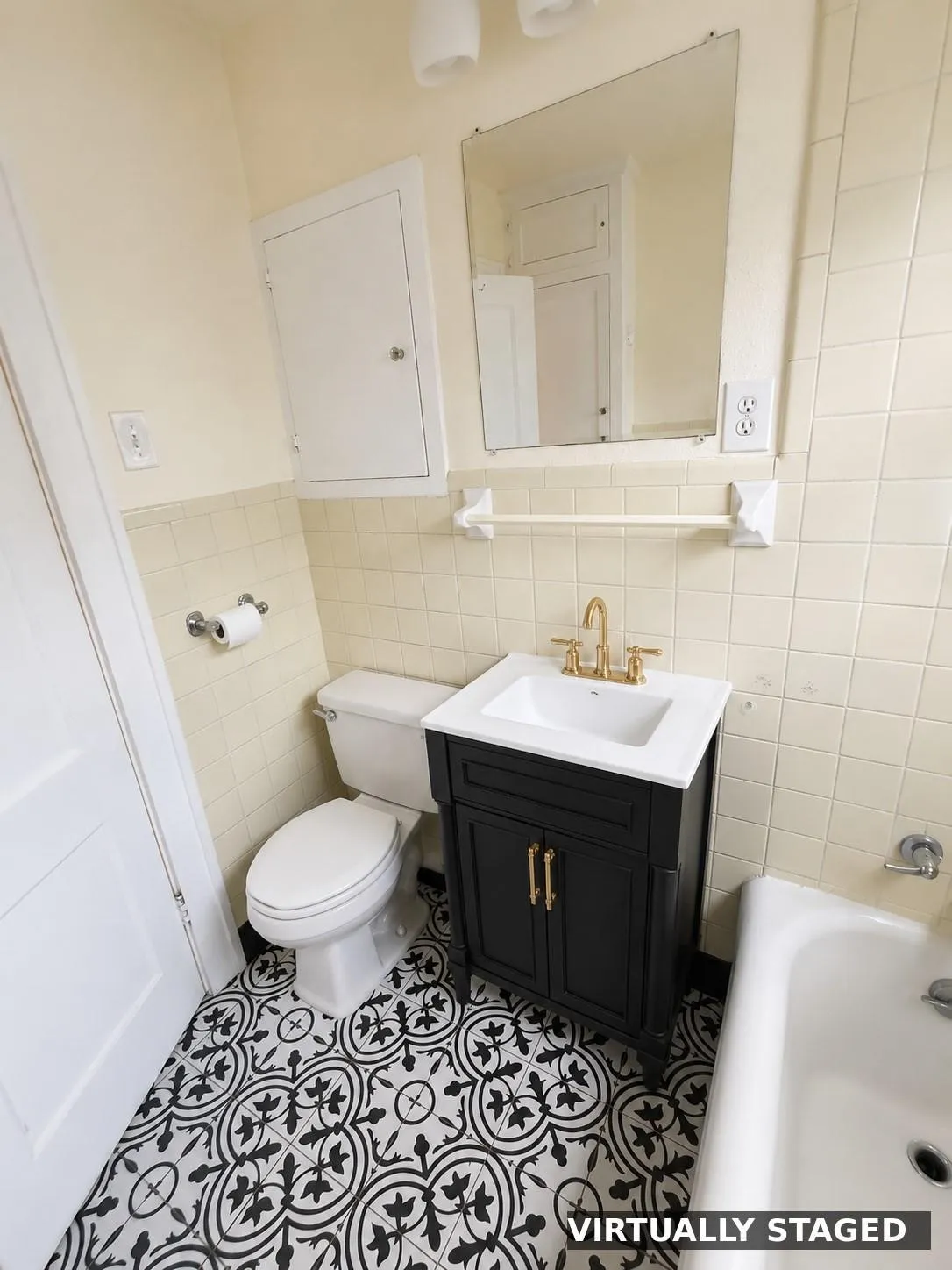 Apartment For Rent in Denton County , 119 Sawyer Avenue, Denton, Texas 76201, 1 Bedroom, 1 Bathroom, Garage spaces, 650 Sqft, built in 1929, mls#21404898, Real Estate Agent in Denton, Homes For Rent in Denton county, Homes For Rent in Denton, Realtor in Denton Texas, Real Estate Brokerage Independent Realty Texas, Luminita Cordes Realtor