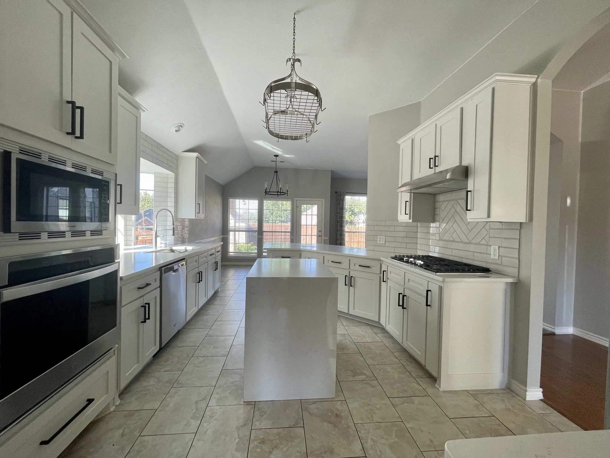Single Family Residence For Rent in Tarrant County , 6505 Josephine Drive, Arlington, Texas 76017, 4 Bedroom, 2 Bathroom, 2 Garage spaces, 2,652 Sqft, built in 2003, mls#21404863, Real Estate Agent in Arlington, Homes For Rent in Tarrant county, Homes For Rent in Arlington, Realtor in Arlington Texas, Real Estate Brokerage Independent Realty Texas, Luminita Cordes Realtor
