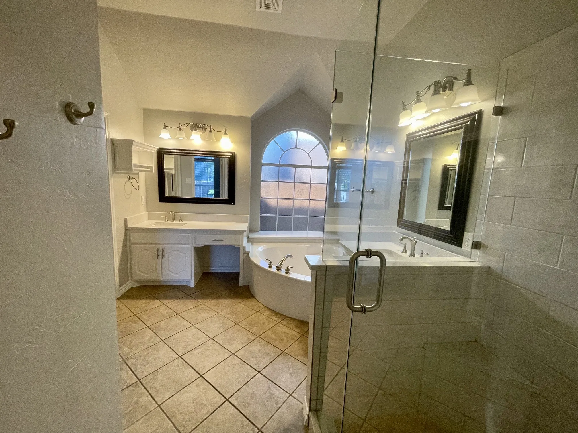 Single Family Residence For Rent in Tarrant County , 6505 Josephine Drive, Arlington, Texas 76017, 4 Bedroom, 2 Bathroom, 2 Garage spaces, 2,652 Sqft, built in 2003, mls#21404863, Real Estate Agent in Arlington, Homes For Rent in Tarrant county, Homes For Rent in Arlington, Realtor in Arlington Texas, Real Estate Brokerage Independent Realty Texas, Luminita Cordes Realtor