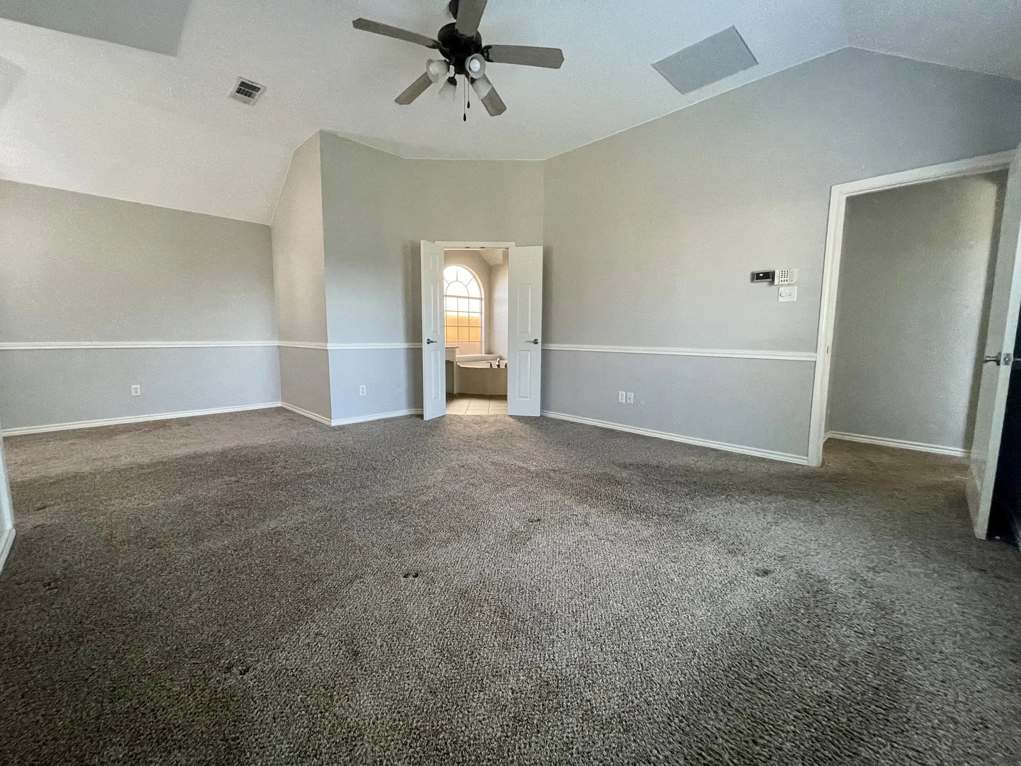 Single Family Residence For Rent in Tarrant County , 6505 Josephine Drive, Arlington, Texas 76017, 4 Bedroom, 2 Bathroom, 2 Garage spaces, 2,652 Sqft, built in 2003, mls#21404863, Real Estate Agent in Arlington, Homes For Rent in Tarrant county, Homes For Rent in Arlington, Realtor in Arlington Texas, Real Estate Brokerage Independent Realty Texas, Luminita Cordes Realtor