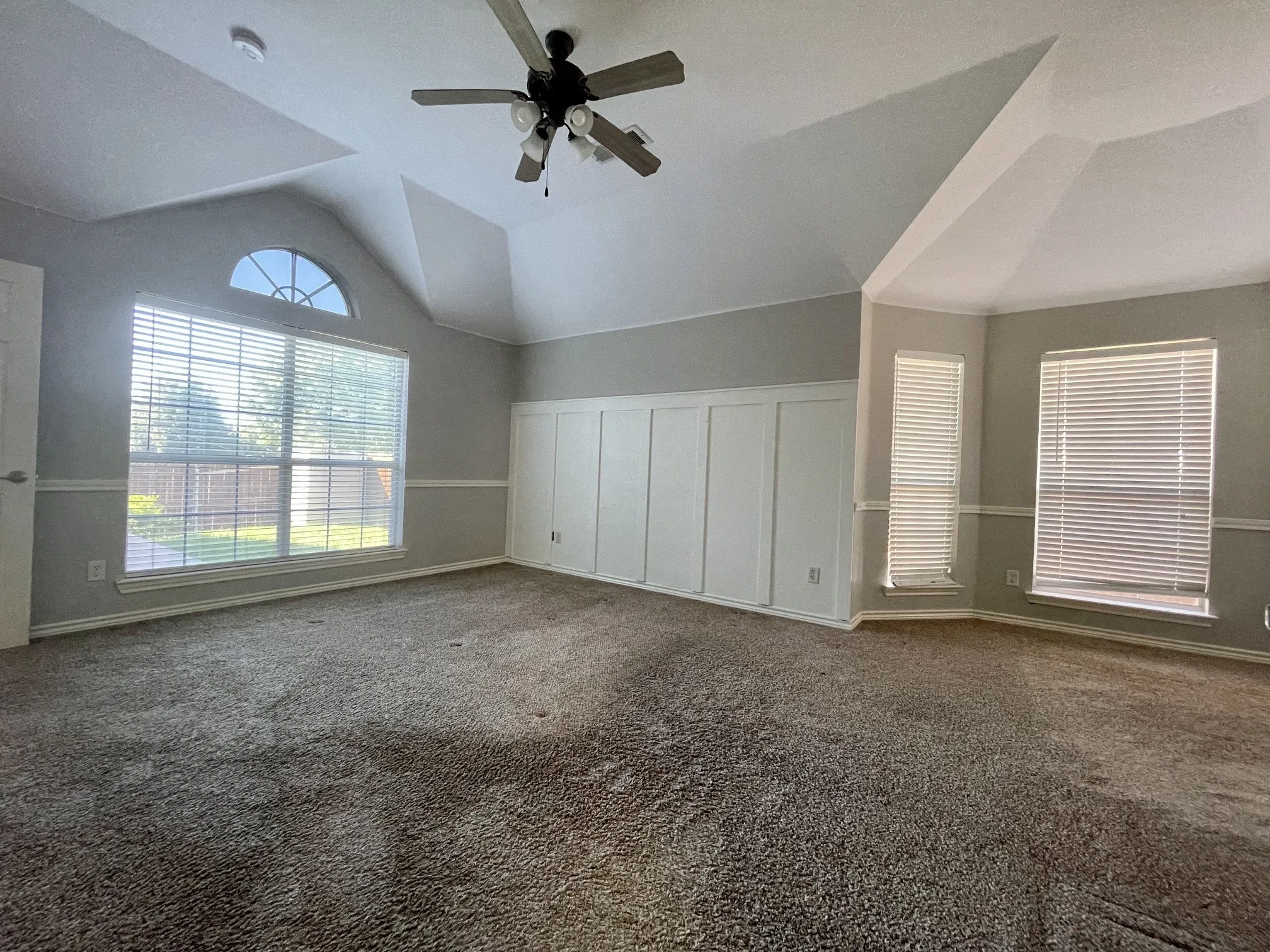 Single Family Residence For Rent in Tarrant County , 6505 Josephine Drive, Arlington, Texas 76017, 4 Bedroom, 2 Bathroom, 2 Garage spaces, 2,652 Sqft, built in 2003, mls#21404863, Real Estate Agent in Arlington, Homes For Rent in Tarrant county, Homes For Rent in Arlington, Realtor in Arlington Texas, Real Estate Brokerage Independent Realty Texas, Luminita Cordes Realtor