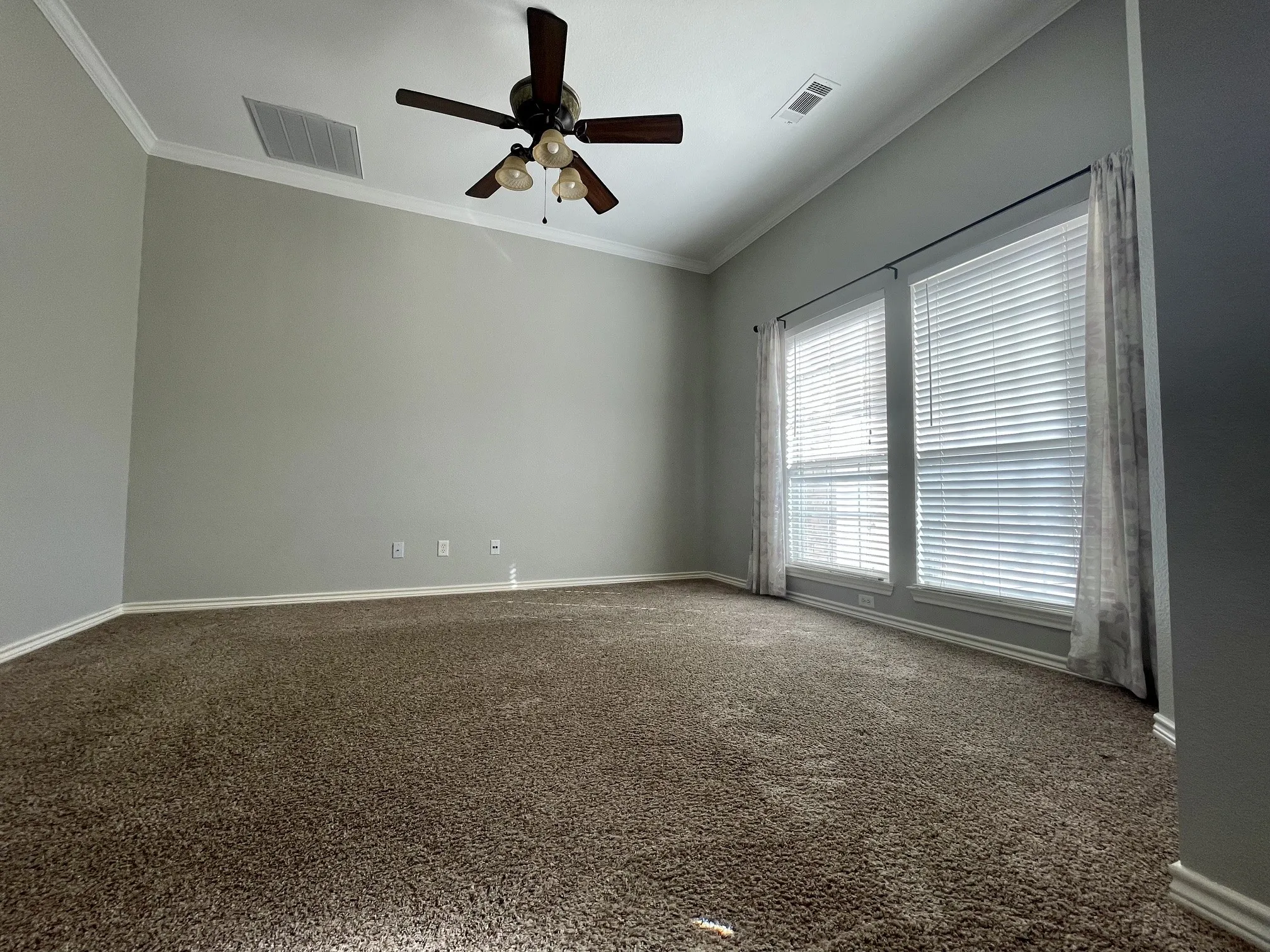 Single Family Residence For Rent in Tarrant County , 6505 Josephine Drive, Arlington, Texas 76017, 4 Bedroom, 2 Bathroom, 2 Garage spaces, 2,652 Sqft, built in 2003, mls#21404863, Real Estate Agent in Arlington, Homes For Rent in Tarrant county, Homes For Rent in Arlington, Realtor in Arlington Texas, Real Estate Brokerage Independent Realty Texas, Luminita Cordes Realtor