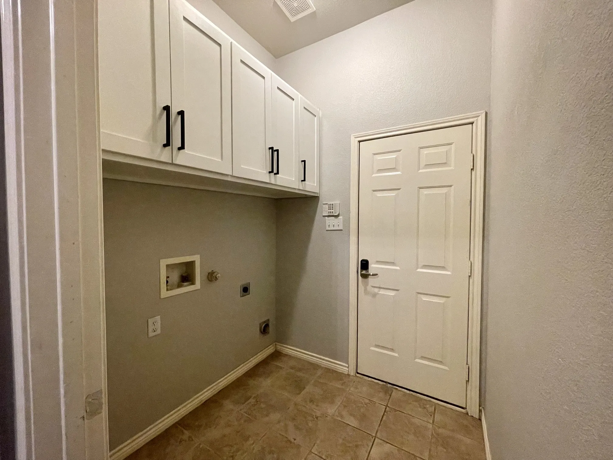 Single Family Residence For Rent in Tarrant County , 6505 Josephine Drive, Arlington, Texas 76017, 4 Bedroom, 2 Bathroom, 2 Garage spaces, 2,652 Sqft, built in 2003, mls#21404863, Real Estate Agent in Arlington, Homes For Rent in Tarrant county, Homes For Rent in Arlington, Realtor in Arlington Texas, Real Estate Brokerage Independent Realty Texas, Luminita Cordes Realtor