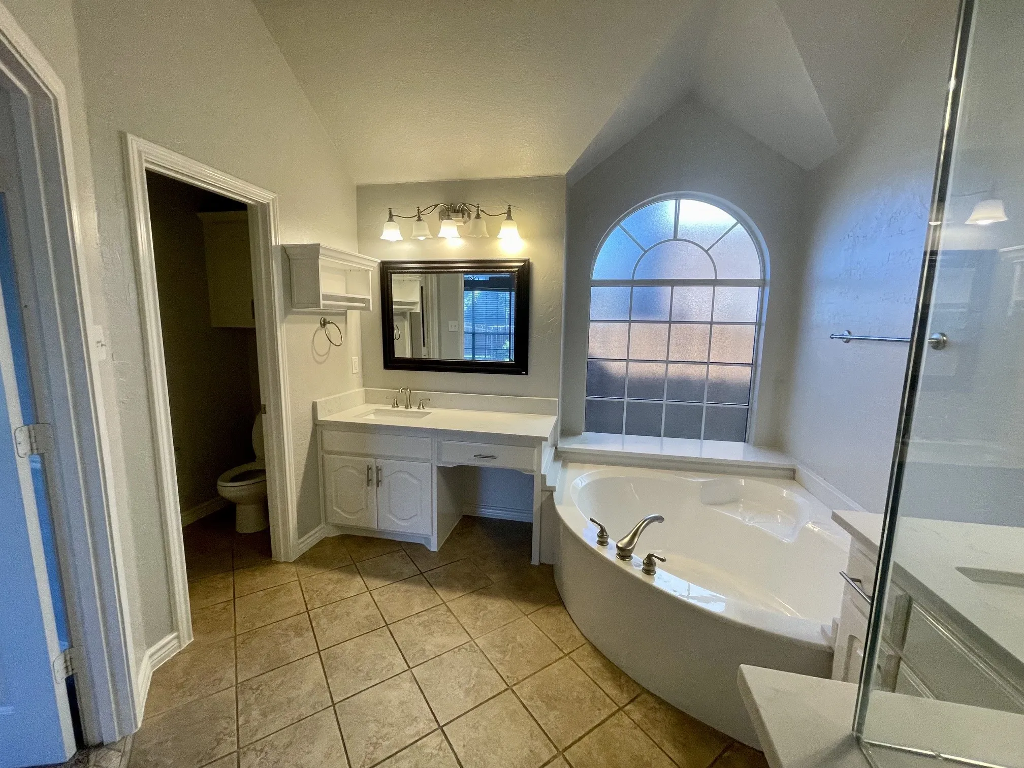 Single Family Residence For Rent in Tarrant County , 6505 Josephine Drive, Arlington, Texas 76017, 4 Bedroom, 2 Bathroom, 2 Garage spaces, 2,652 Sqft, built in 2003, mls#21404863, Real Estate Agent in Arlington, Homes For Rent in Tarrant county, Homes For Rent in Arlington, Realtor in Arlington Texas, Real Estate Brokerage Independent Realty Texas, Luminita Cordes Realtor