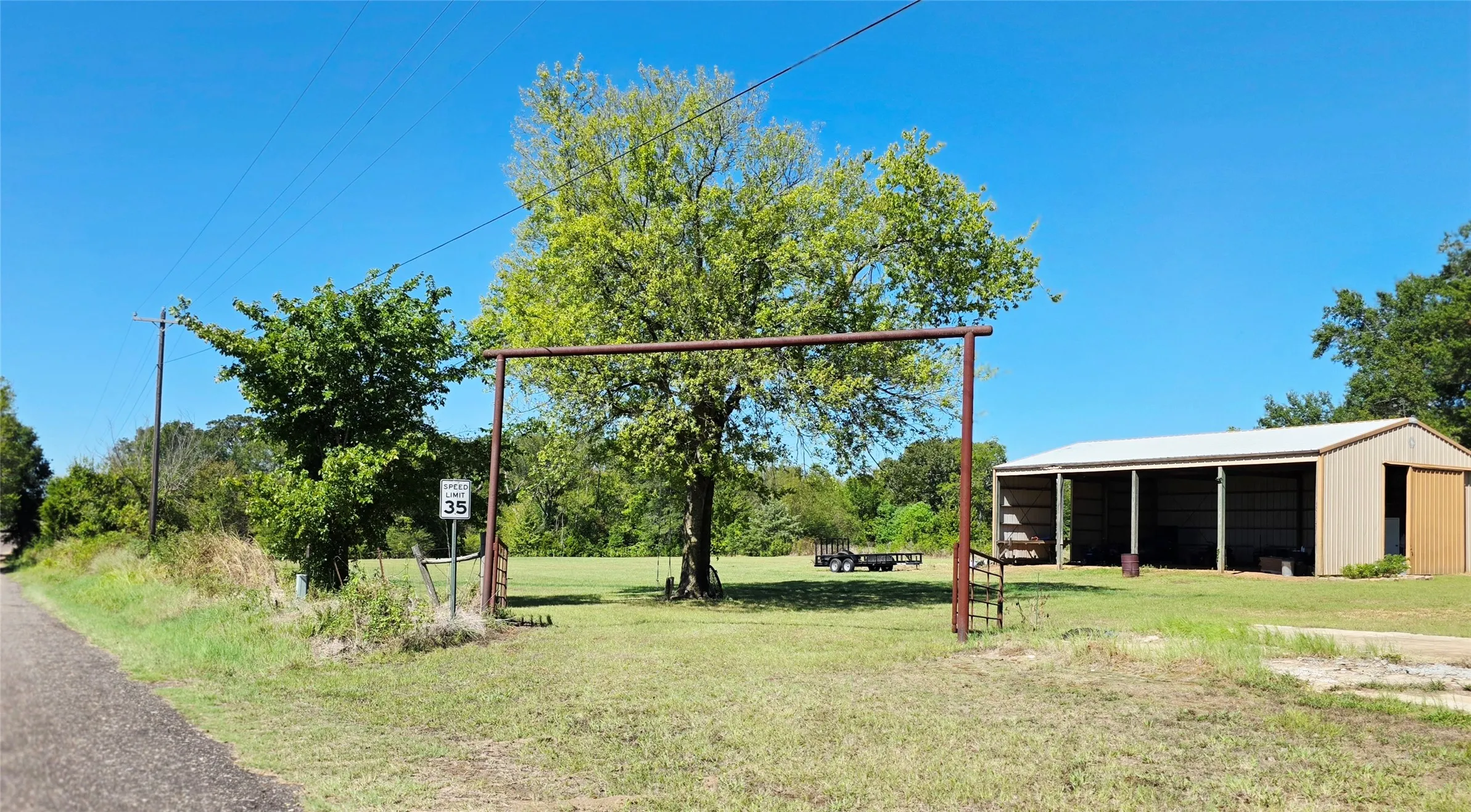 Single Family Residence For Sale in Hopkins County , 1426 Farm Road 2560, Sulphur Springs, Texas 75482, 3 Bedroom, 2 Bathroom, Garage spaces, 1,920 Sqft, built in 1970, mls#21404289, Real Estate Agent in Sulphur Springs, Homes For Sale in Hopkins county, Homes For Sale in Sulphur Springs, Realtor in Sulphur Springs Texas, Real Estate Brokerage Independent Realty Texas, Luminita Cordes Realtor