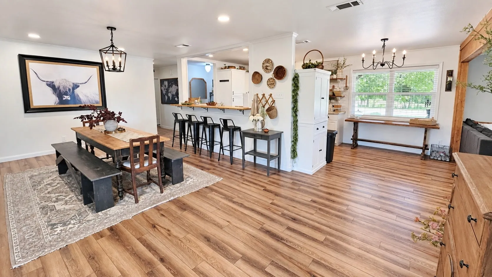 Single Family Residence For Sale in Hopkins County , 1426 Farm Road 2560, Sulphur Springs, Texas 75482, 3 Bedroom, 2 Bathroom, Garage spaces, 1,920 Sqft, built in 1970, mls#21404289, Real Estate Agent in Sulphur Springs, Homes For Sale in Hopkins county, Homes For Sale in Sulphur Springs, Realtor in Sulphur Springs Texas, Real Estate Brokerage Independent Realty Texas, Luminita Cordes Realtor