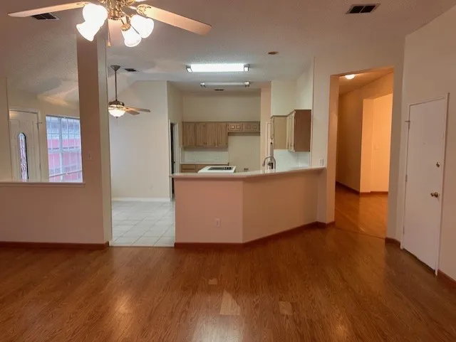 Single Family Residence For Rent in Collin County , 12018 Biloxi Drive, Frisco, Texas 75035, 3 Bedroom, 2 Bathroom, 2 Garage spaces, 2,023 Sqft, built in 1996, mls#21404913, Real Estate Agent in Frisco, Homes For Rent in Collin county, Homes For Rent in Frisco, Realtor in Frisco Texas, Real Estate Brokerage Independent Realty Texas, Luminita Cordes Realtor