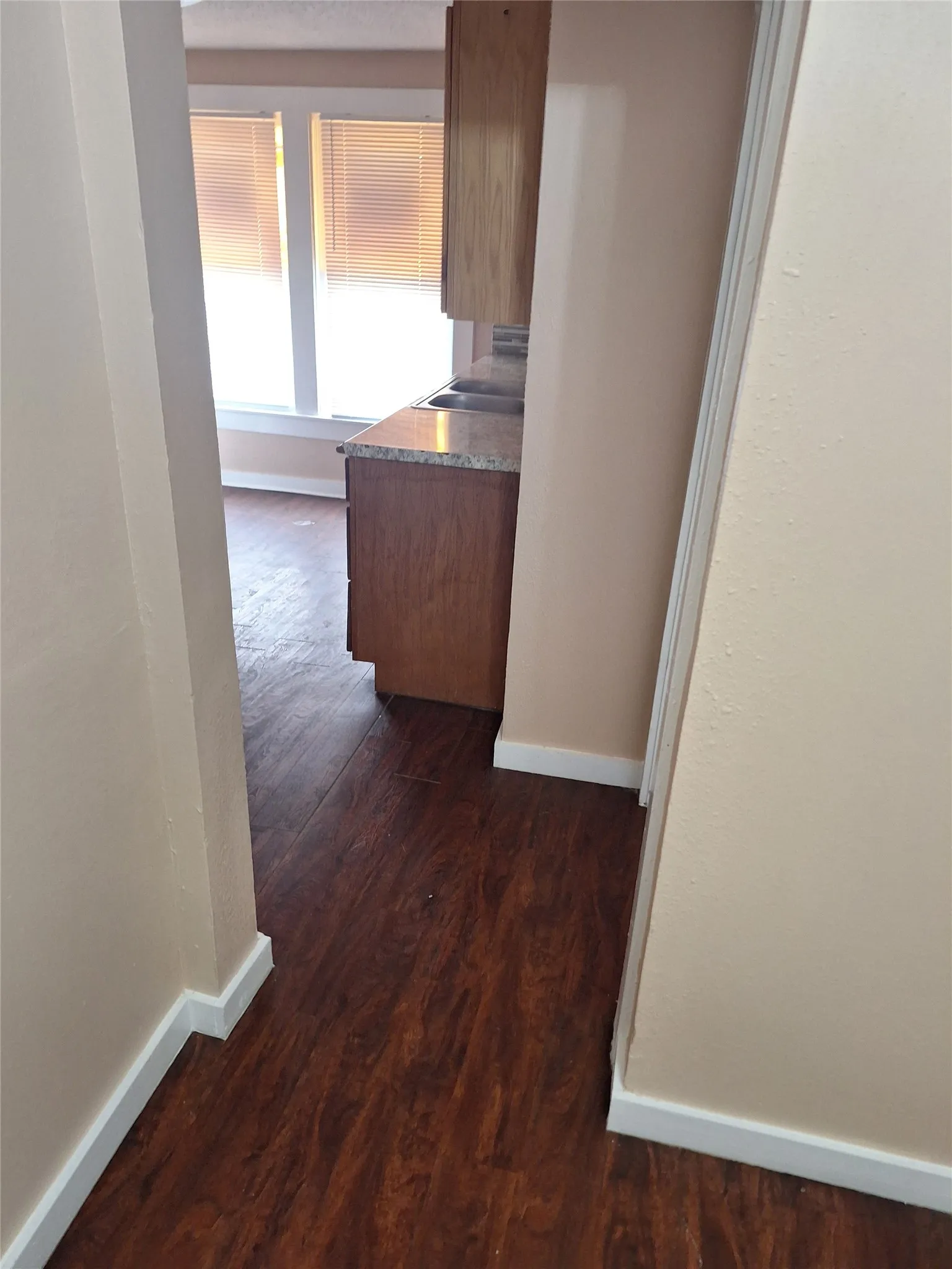 Duplex For Rent in Taylor County , 1942 State Street D, Abilene, Texas 79603, 2 Bedroom, 1 Bathroom, Garage spaces, 915 Sqft, built in 1925, mls#21404909, Real Estate Agent in Abilene, Homes For Rent in Taylor county, Homes For Rent in Abilene, Realtor in Abilene Texas, Real Estate Brokerage Independent Realty Texas, Luminita Cordes Realtor