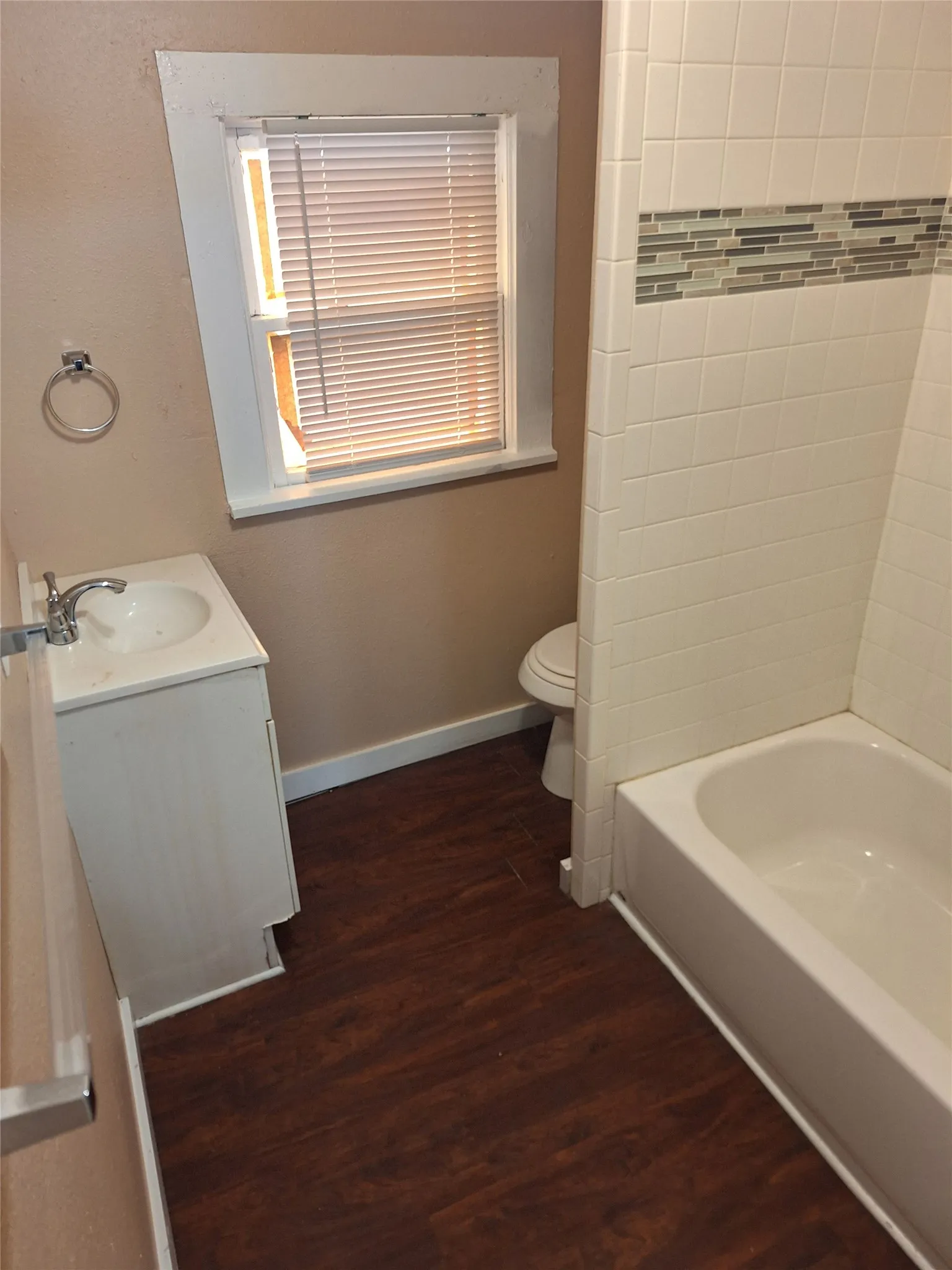 Duplex For Rent in Taylor County , 1942 State Street D, Abilene, Texas 79603, 2 Bedroom, 1 Bathroom, Garage spaces, 915 Sqft, built in 1925, mls#21404909, Real Estate Agent in Abilene, Homes For Rent in Taylor county, Homes For Rent in Abilene, Realtor in Abilene Texas, Real Estate Brokerage Independent Realty Texas, Luminita Cordes Realtor