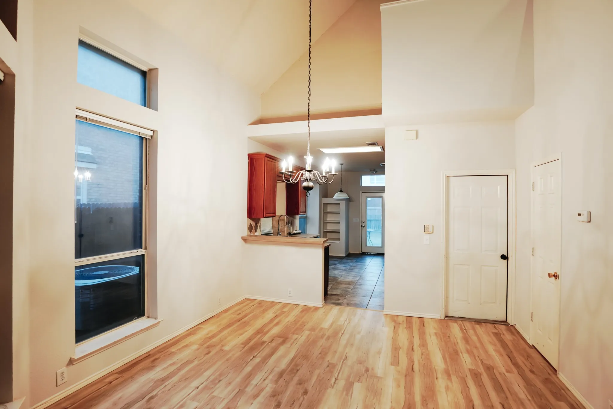 Single Family Residence For Rent in Collin County , 11354 Still Hollow Drive, Frisco, Texas 75035, 3 Bedroom, 3 Bathroom, 2 Garage spaces, 2,004 Sqft, built in 2001, mls#21404915, Real Estate Agent in Frisco, Homes For Rent in Collin county, Homes For Rent in Frisco, Realtor in Frisco Texas, Real Estate Brokerage Independent Realty Texas, Luminita Cordes Realtor