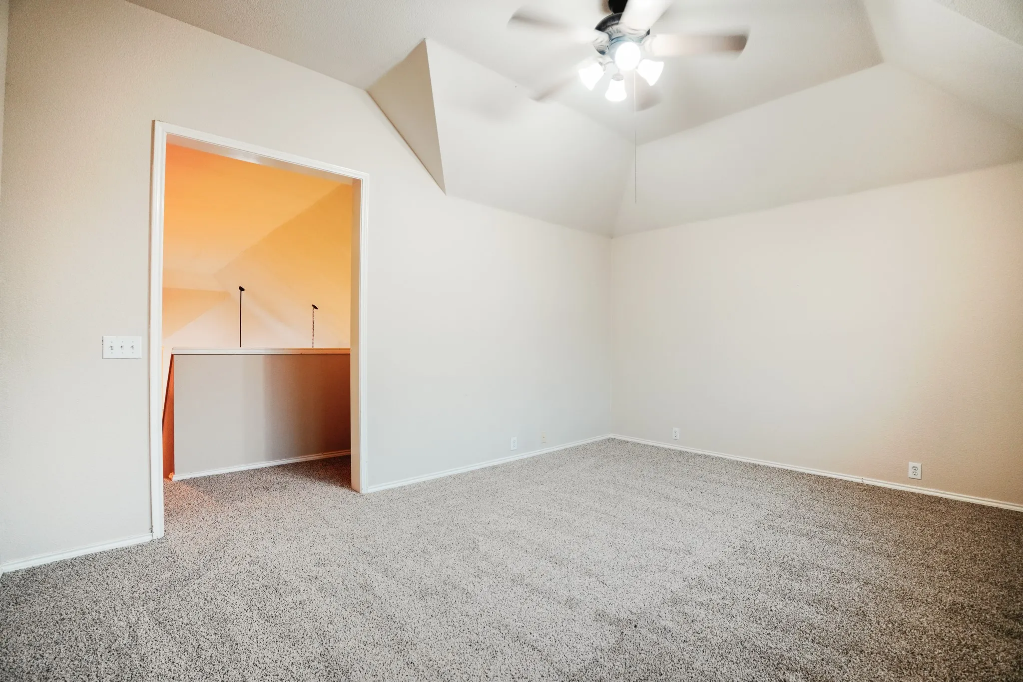 Single Family Residence For Rent in Collin County , 11354 Still Hollow Drive, Frisco, Texas 75035, 3 Bedroom, 3 Bathroom, 2 Garage spaces, 2,004 Sqft, built in 2001, mls#21404915, Real Estate Agent in Frisco, Homes For Rent in Collin county, Homes For Rent in Frisco, Realtor in Frisco Texas, Real Estate Brokerage Independent Realty Texas, Luminita Cordes Realtor