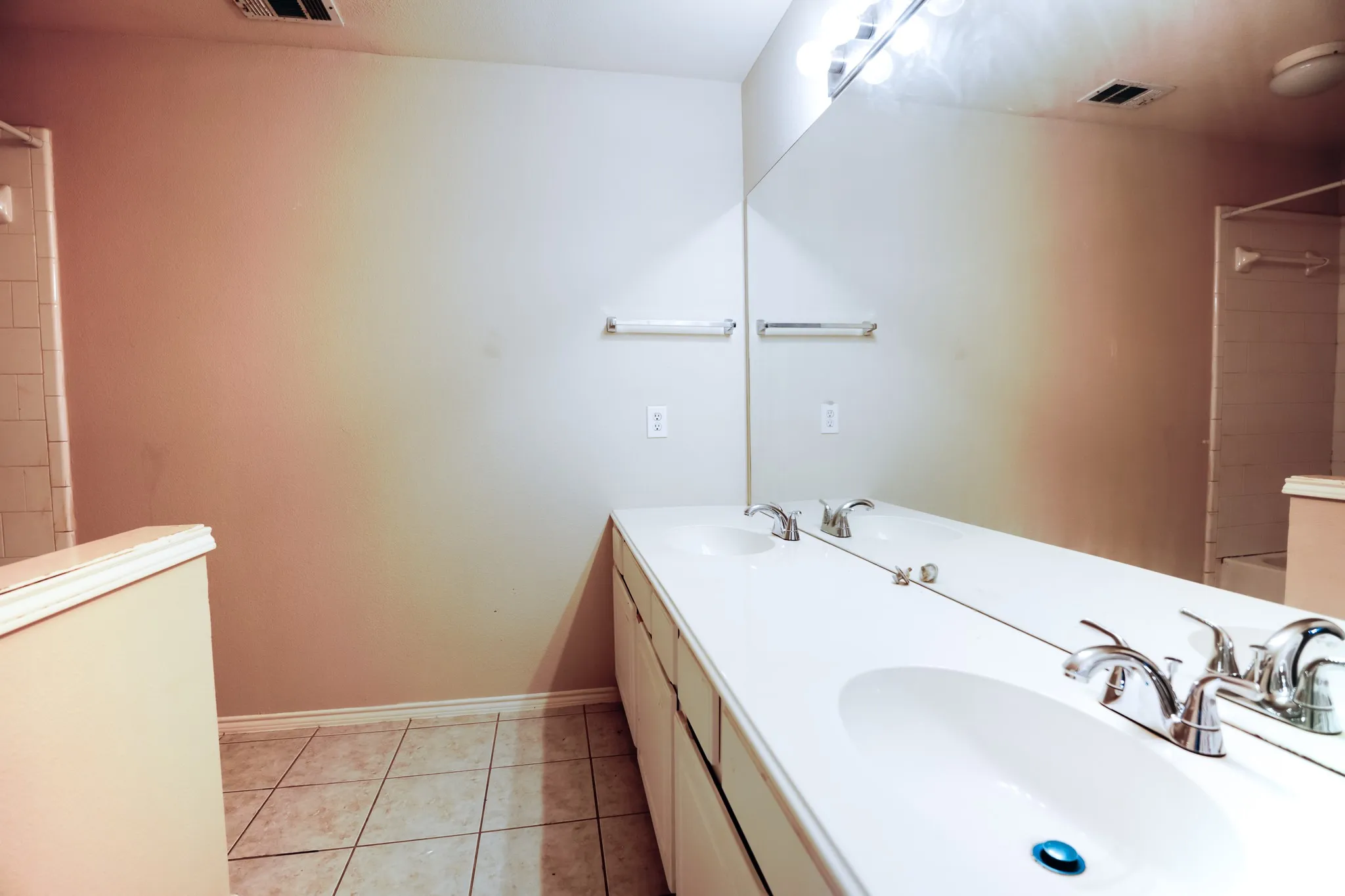 Single Family Residence For Rent in Collin County , 11354 Still Hollow Drive, Frisco, Texas 75035, 3 Bedroom, 3 Bathroom, 2 Garage spaces, 2,004 Sqft, built in 2001, mls#21404915, Real Estate Agent in Frisco, Homes For Rent in Collin county, Homes For Rent in Frisco, Realtor in Frisco Texas, Real Estate Brokerage Independent Realty Texas, Luminita Cordes Realtor