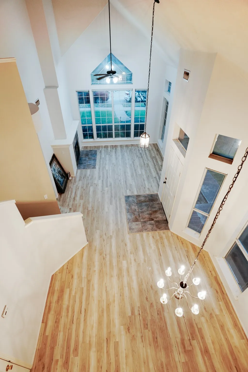 Single Family Residence For Rent in Collin County , 11354 Still Hollow Drive, Frisco, Texas 75035, 3 Bedroom, 3 Bathroom, 2 Garage spaces, 2,004 Sqft, built in 2001, mls#21404915, Real Estate Agent in Frisco, Homes For Rent in Collin county, Homes For Rent in Frisco, Realtor in Frisco Texas, Real Estate Brokerage Independent Realty Texas, Luminita Cordes Realtor