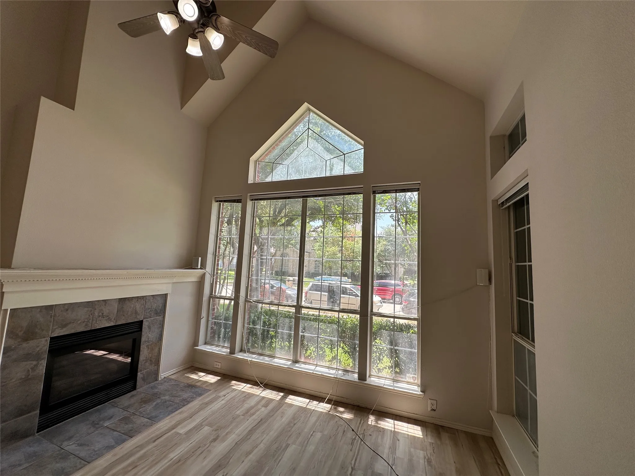 Single Family Residence For Rent in Collin County , 11354 Still Hollow Drive, Frisco, Texas 75035, 3 Bedroom, 3 Bathroom, 2 Garage spaces, 2,004 Sqft, built in 2001, mls#21404915, Real Estate Agent in Frisco, Homes For Rent in Collin county, Homes For Rent in Frisco, Realtor in Frisco Texas, Real Estate Brokerage Independent Realty Texas, Luminita Cordes Realtor