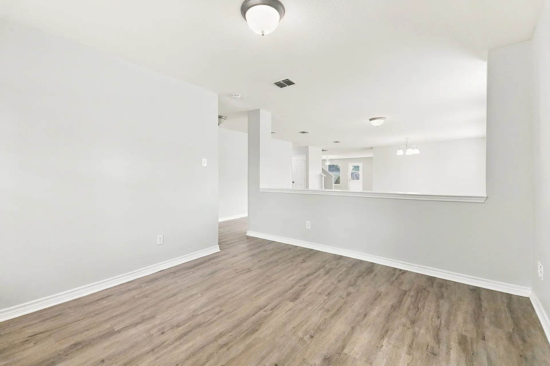 Single Family Residence For Rent in Denton County , 1601 Princess Lane, Little Elm, Texas 75036, 5 Bedroom, 4 Bathroom, 2 Garage spaces, 4,014 Sqft, built in 2005, mls#21404900, Real Estate Agent in Little Elm, Homes For Rent in Denton county, Homes For Rent in Little Elm, Realtor in Little Elm Texas, Real Estate Brokerage Independent Realty Texas, Luminita Cordes Realtor