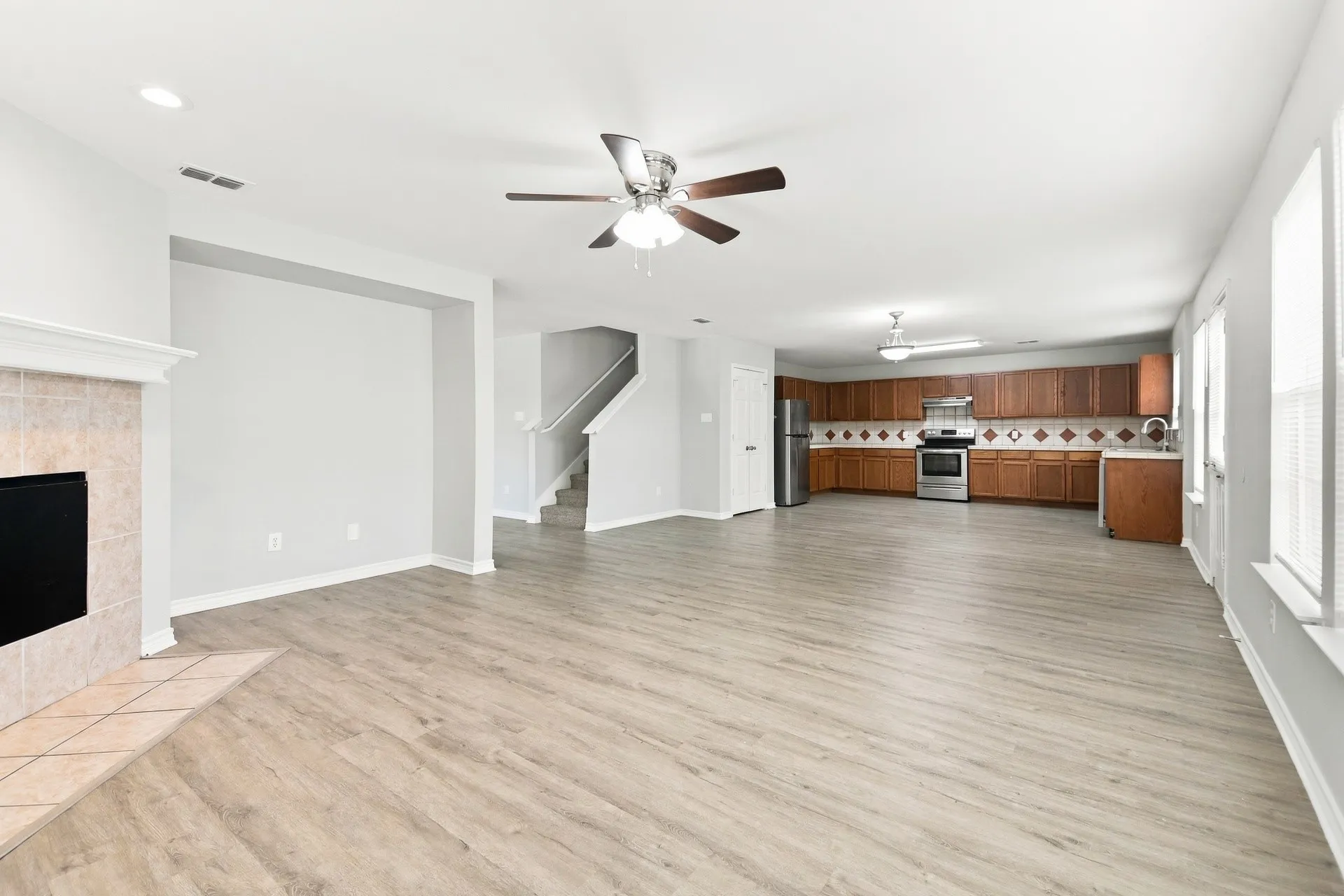 Single Family Residence For Rent in Denton County , 1601 Princess Lane, Little Elm, Texas 75036, 5 Bedroom, 4 Bathroom, 2 Garage spaces, 4,014 Sqft, built in 2005, mls#21404900, Real Estate Agent in Little Elm, Homes For Rent in Denton county, Homes For Rent in Little Elm, Realtor in Little Elm Texas, Real Estate Brokerage Independent Realty Texas, Luminita Cordes Realtor