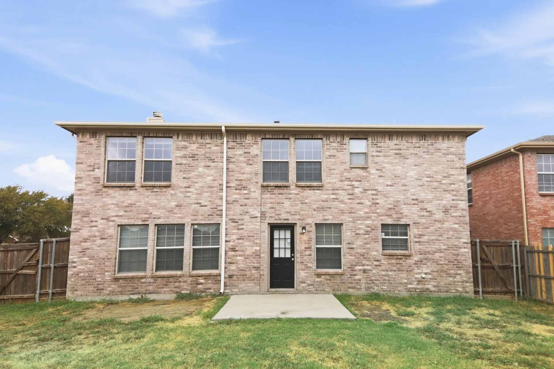 Single Family Residence For Rent in Denton County , 1601 Princess Lane, Little Elm, Texas 75036, 5 Bedroom, 4 Bathroom, 2 Garage spaces, 4,014 Sqft, built in 2005, mls#21404900, Real Estate Agent in Little Elm, Homes For Rent in Denton county, Homes For Rent in Little Elm, Realtor in Little Elm Texas, Real Estate Brokerage Independent Realty Texas, Luminita Cordes Realtor