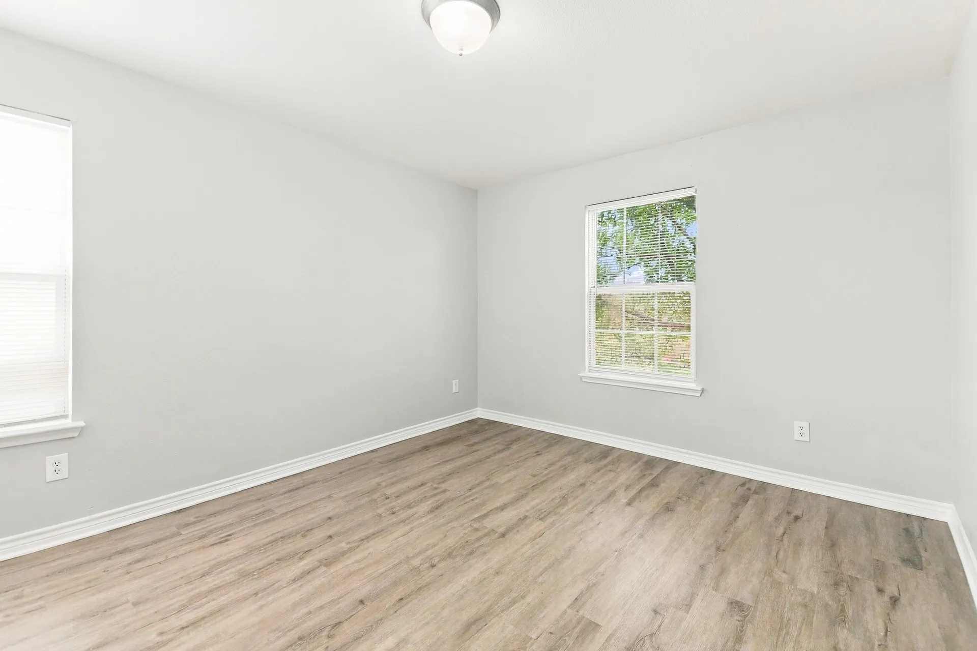 Single Family Residence For Rent in Denton County , 1601 Princess Lane, Little Elm, Texas 75036, 5 Bedroom, 4 Bathroom, 2 Garage spaces, 4,014 Sqft, built in 2005, mls#21404900, Real Estate Agent in Little Elm, Homes For Rent in Denton county, Homes For Rent in Little Elm, Realtor in Little Elm Texas, Real Estate Brokerage Independent Realty Texas, Luminita Cordes Realtor