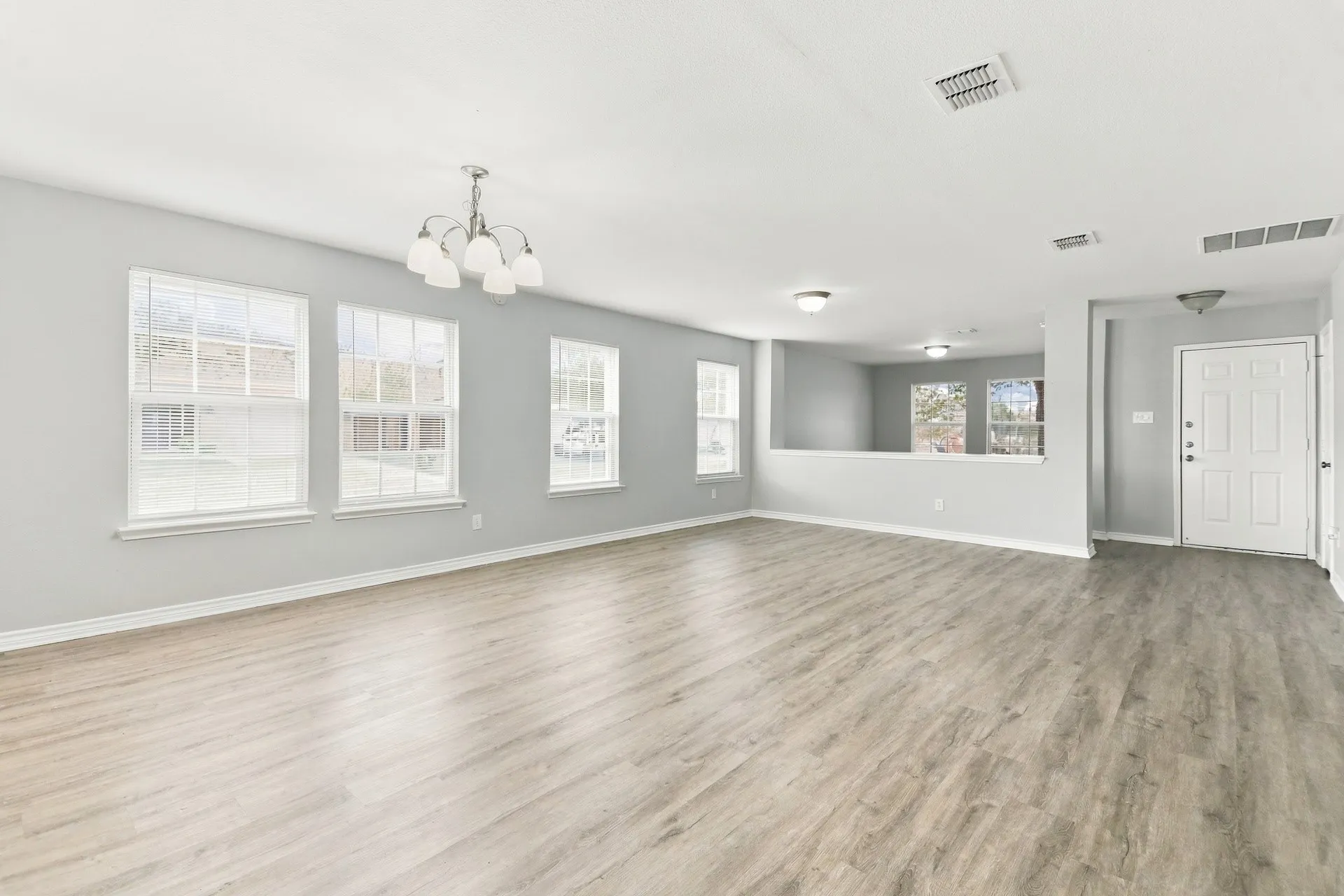 Single Family Residence For Rent in Denton County , 1601 Princess Lane, Little Elm, Texas 75036, 5 Bedroom, 4 Bathroom, 2 Garage spaces, 4,014 Sqft, built in 2005, mls#21404900, Real Estate Agent in Little Elm, Homes For Rent in Denton county, Homes For Rent in Little Elm, Realtor in Little Elm Texas, Real Estate Brokerage Independent Realty Texas, Luminita Cordes Realtor