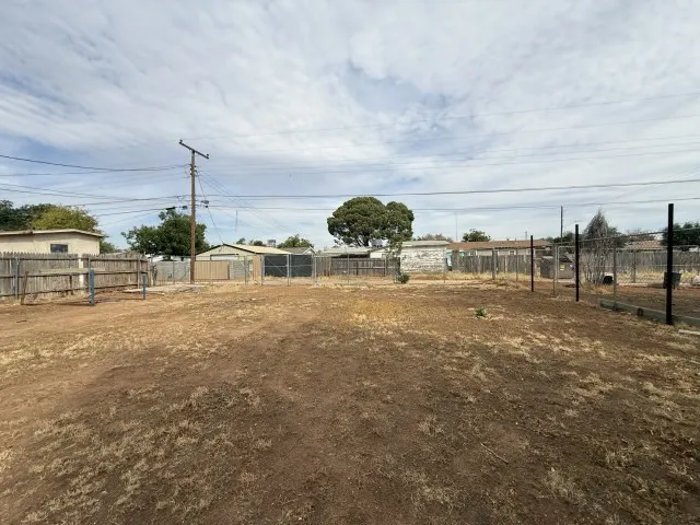 Single Family Residence For Sale in Ector County , 615 E 55th Street, Odessa, Texas 79762, 3 Bedroom, 2 Bathroom, Garage spaces, 1,328 Sqft, built in 1958, mls#21404908, Real Estate Agent in Odessa, Homes For Sale in Ector county, Homes For Sale in Odessa, Realtor in Odessa Texas, Real Estate Brokerage Independent Realty Texas, Luminita Cordes Realtor