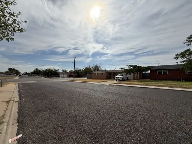 Single Family Residence For Sale in Ector County , 615 E 55th Street, Odessa, Texas 79762, 3 Bedroom, 2 Bathroom, Garage spaces, 1,328 Sqft, built in 1958, mls#21404908, Real Estate Agent in Odessa, Homes For Sale in Ector county, Homes For Sale in Odessa, Realtor in Odessa Texas, Real Estate Brokerage Independent Realty Texas, Luminita Cordes Realtor