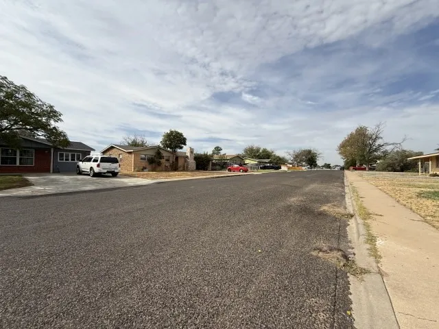 Single Family Residence For Sale in Ector County , 615 E 55th Street, Odessa, Texas 79762, 3 Bedroom, 2 Bathroom, Garage spaces, 1,328 Sqft, built in 1958, mls#21404908, Real Estate Agent in Odessa, Homes For Sale in Ector county, Homes For Sale in Odessa, Realtor in Odessa Texas, Real Estate Brokerage Independent Realty Texas, Luminita Cordes Realtor