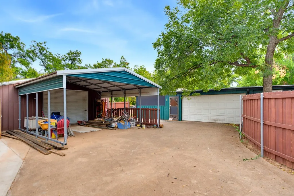 Single Family Residence For Sale in Taylor County , 4026 Congress Court, Abilene, Texas 79603, 4 Bedroom, 2 Bathroom, 2 Garage spaces, 2,345 Sqft, built in 1966, mls#21403935, Real Estate Agent in Abilene, Homes For Sale in Taylor county, Homes For Sale in Abilene, Realtor in Abilene Texas, Real Estate Brokerage Independent Realty Texas, Luminita Cordes Realtor