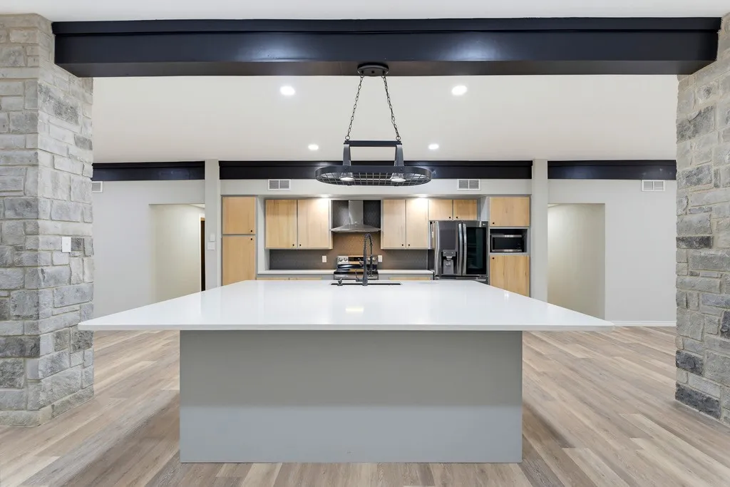 Single Family Residence For Sale in Taylor County , 4026 Congress Court, Abilene, Texas 79603, 4 Bedroom, 2 Bathroom, 2 Garage spaces, 2,345 Sqft, built in 1966, mls#21403935, Real Estate Agent in Abilene, Homes For Sale in Taylor county, Homes For Sale in Abilene, Realtor in Abilene Texas, Real Estate Brokerage Independent Realty Texas, Luminita Cordes Realtor