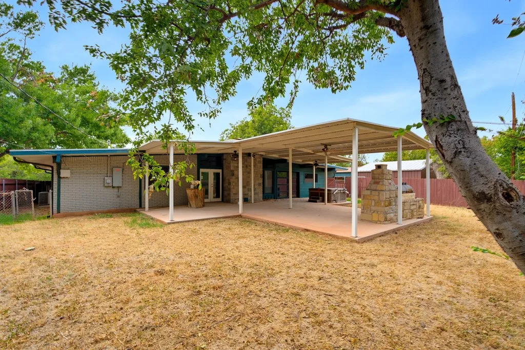 Single Family Residence For Sale in Taylor County , 4026 Congress Court, Abilene, Texas 79603, 4 Bedroom, 2 Bathroom, 2 Garage spaces, 2,345 Sqft, built in 1966, mls#21403935, Real Estate Agent in Abilene, Homes For Sale in Taylor county, Homes For Sale in Abilene, Realtor in Abilene Texas, Real Estate Brokerage Independent Realty Texas, Luminita Cordes Realtor