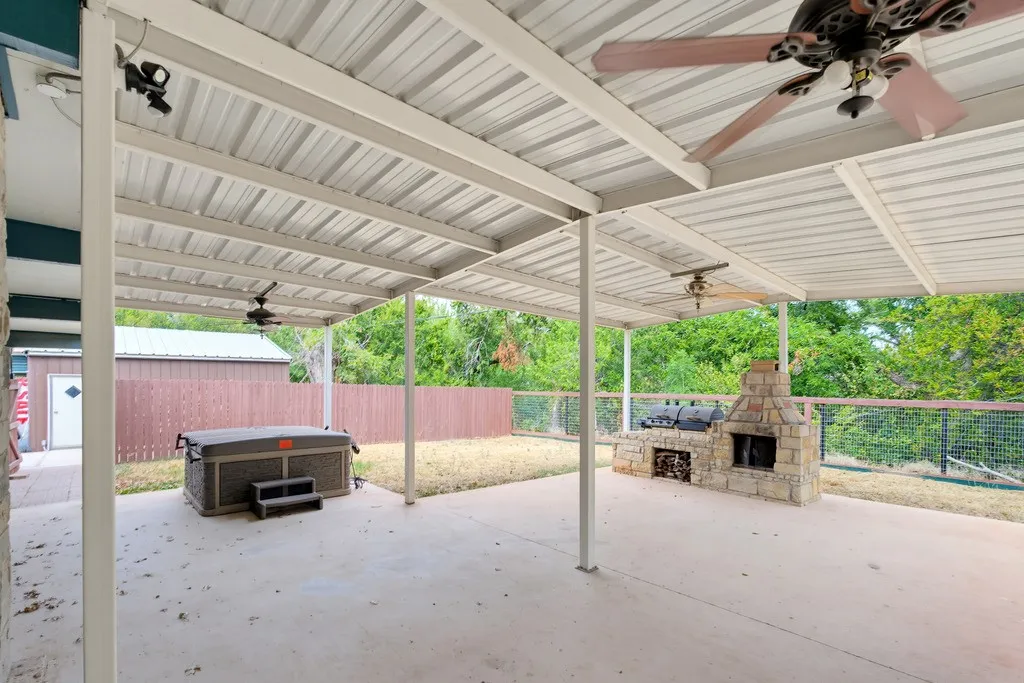 Single Family Residence For Sale in Taylor County , 4026 Congress Court, Abilene, Texas 79603, 4 Bedroom, 2 Bathroom, 2 Garage spaces, 2,345 Sqft, built in 1966, mls#21403935, Real Estate Agent in Abilene, Homes For Sale in Taylor county, Homes For Sale in Abilene, Realtor in Abilene Texas, Real Estate Brokerage Independent Realty Texas, Luminita Cordes Realtor