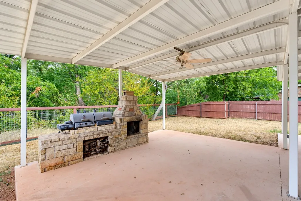 Single Family Residence For Sale in Taylor County , 4026 Congress Court, Abilene, Texas 79603, 4 Bedroom, 2 Bathroom, 2 Garage spaces, 2,345 Sqft, built in 1966, mls#21403935, Real Estate Agent in Abilene, Homes For Sale in Taylor county, Homes For Sale in Abilene, Realtor in Abilene Texas, Real Estate Brokerage Independent Realty Texas, Luminita Cordes Realtor