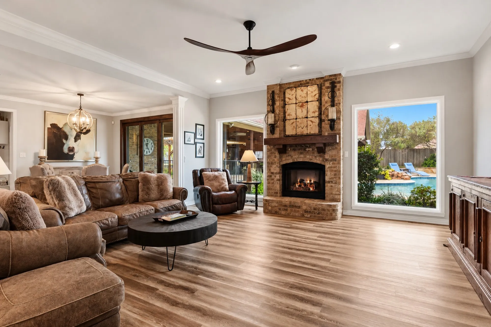 Single Family Residence For Sale in Titus County , 213 Devonshire, Mt Pleasant, Texas 75455, 4 Bedroom, 4 Bathroom, 2 Garage spaces, 2,923 Sqft, built in 2008, mls#21395591, Real Estate Agent in Mt Pleasant, Homes For Sale in Titus county, Homes For Sale in Mt Pleasant, Realtor in Mt Pleasant Texas, Real Estate Brokerage Independent Realty Texas, Luminita Cordes Realtor