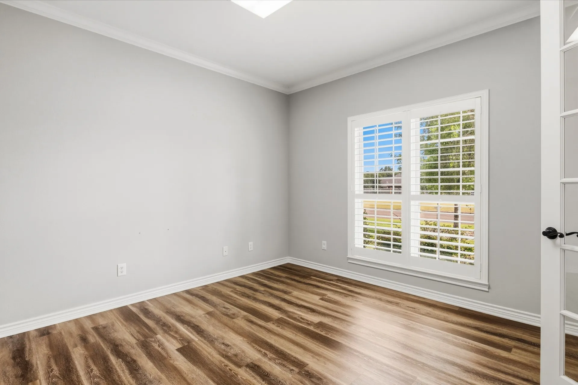 Single Family Residence For Sale in Titus County , 213 Devonshire, Mt Pleasant, Texas 75455, 4 Bedroom, 4 Bathroom, 2 Garage spaces, 2,923 Sqft, built in 2008, mls#21395591, Real Estate Agent in Mt Pleasant, Homes For Sale in Titus county, Homes For Sale in Mt Pleasant, Realtor in Mt Pleasant Texas, Real Estate Brokerage Independent Realty Texas, Luminita Cordes Realtor