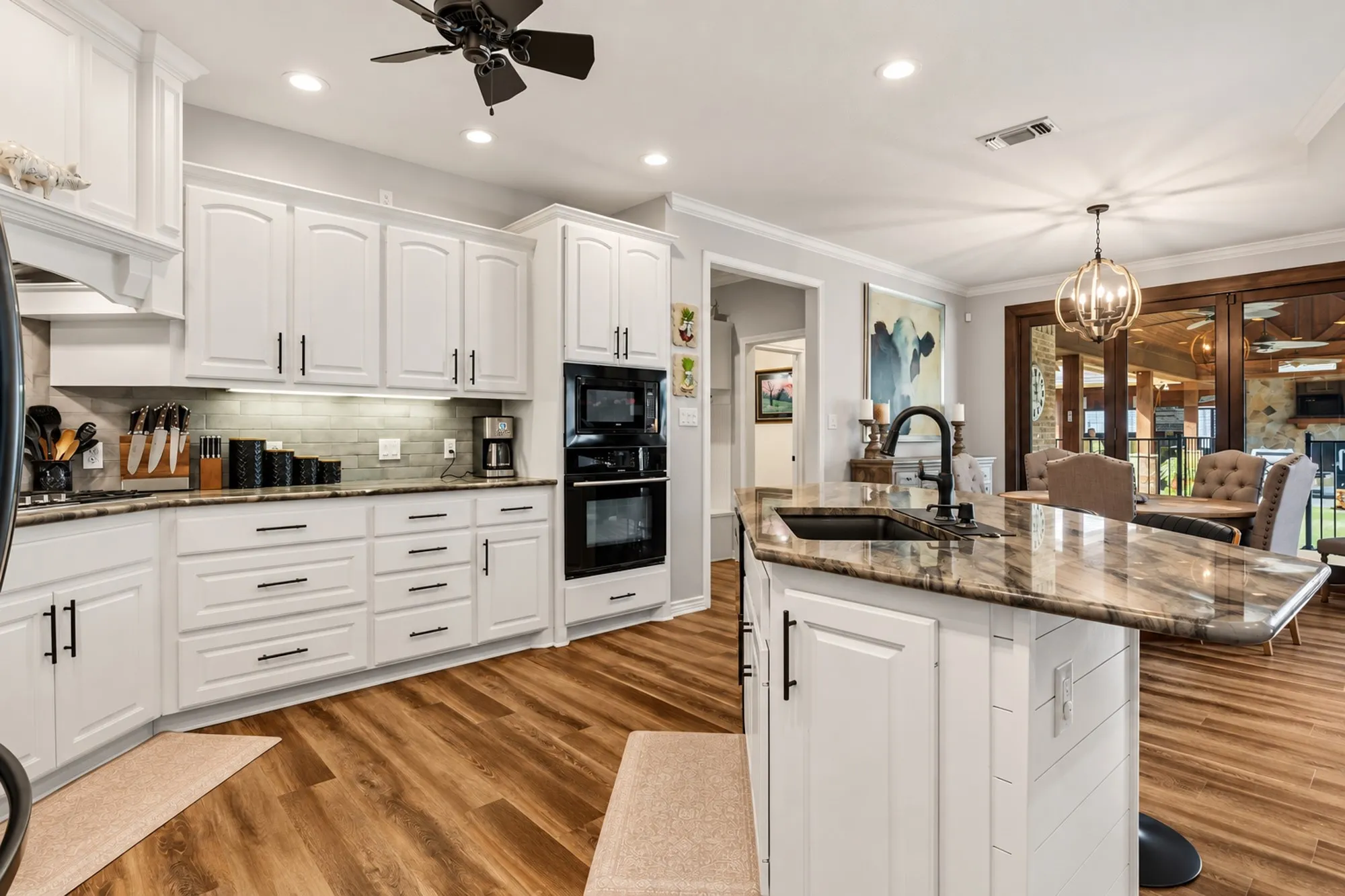 Single Family Residence For Sale in Titus County , 213 Devonshire, Mt Pleasant, Texas 75455, 4 Bedroom, 4 Bathroom, 2 Garage spaces, 2,923 Sqft, built in 2008, mls#21395591, Real Estate Agent in Mt Pleasant, Homes For Sale in Titus county, Homes For Sale in Mt Pleasant, Realtor in Mt Pleasant Texas, Real Estate Brokerage Independent Realty Texas, Luminita Cordes Realtor