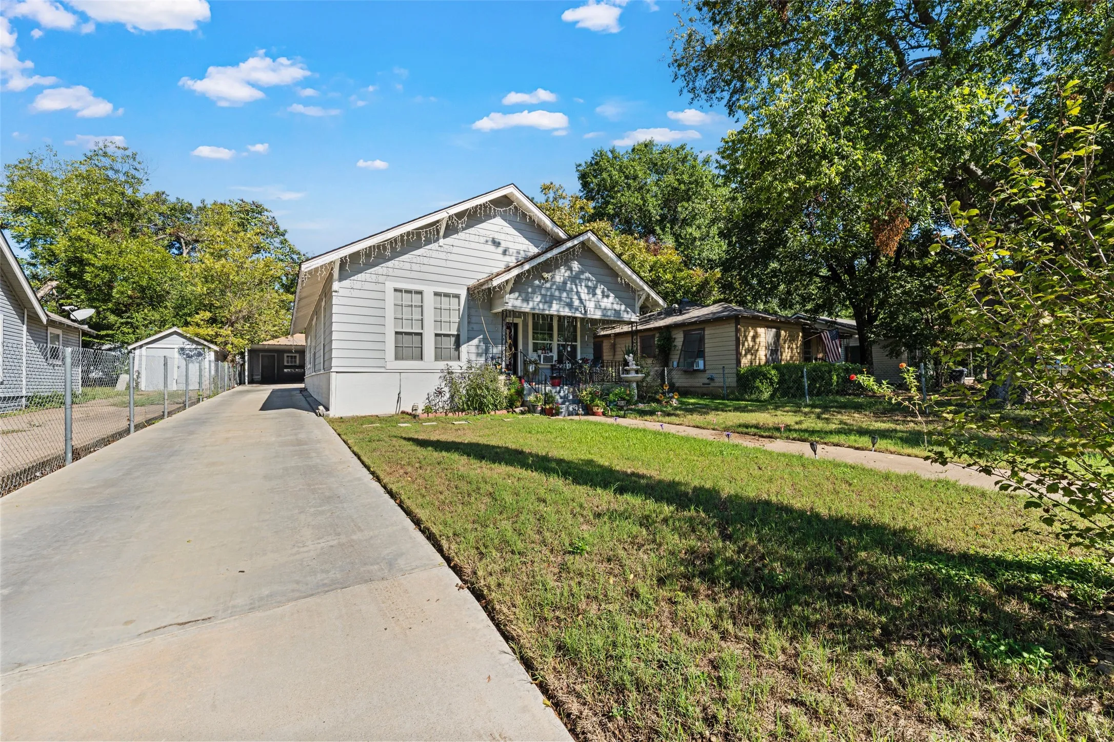 Single Family Residence For Sale in Mc Lennan County , 3215 Bosque Boulevard, Waco, Texas 76707, 3 Bedroom, 1 Bathroom, Garage spaces, 1,668 Sqft, built in 1940, mls#21404074, Real Estate Agent in Waco, Homes For Sale in Mc Lennan county, Homes For Sale in Waco, Realtor in Waco Texas, Real Estate Brokerage Independent Realty Texas, Luminita Cordes Realtor