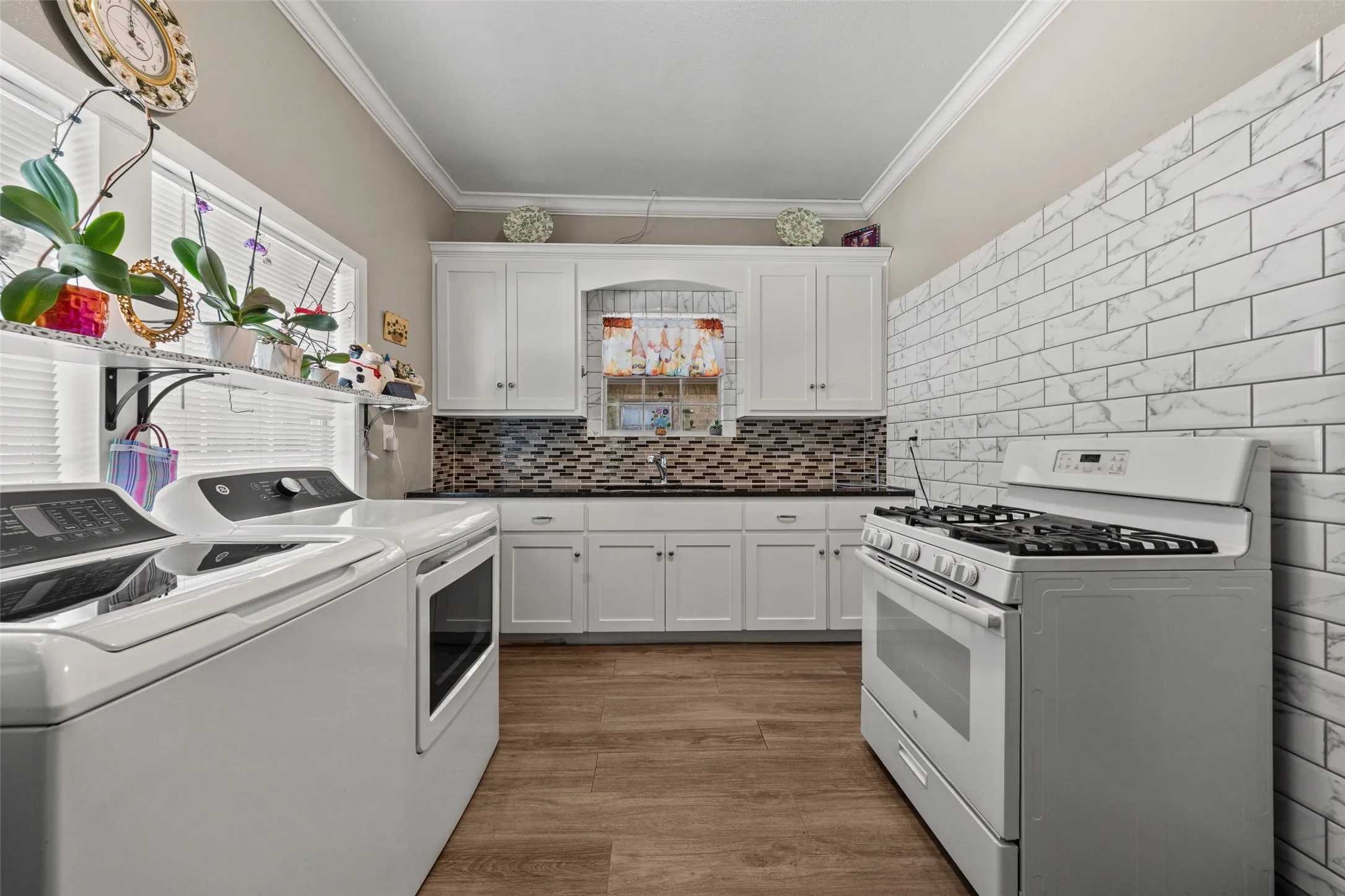 Single Family Residence For Sale in Mc Lennan County , 3215 Bosque Boulevard, Waco, Texas 76707, 3 Bedroom, 1 Bathroom, Garage spaces, 1,668 Sqft, built in 1940, mls#21404074, Real Estate Agent in Waco, Homes For Sale in Mc Lennan county, Homes For Sale in Waco, Realtor in Waco Texas, Real Estate Brokerage Independent Realty Texas, Luminita Cordes Realtor