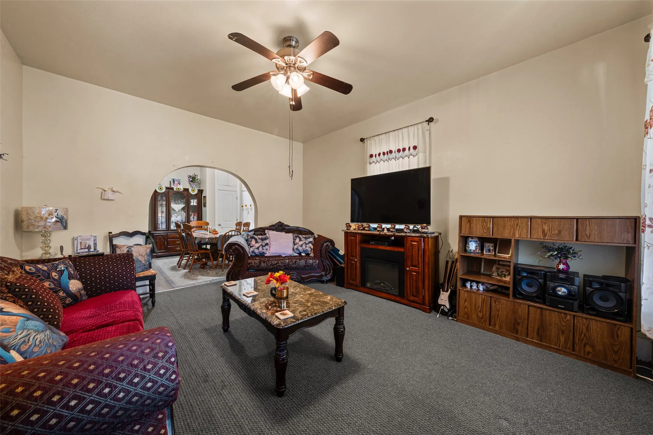 Single Family Residence For Sale in Mc Lennan County , 3215 Bosque Boulevard, Waco, Texas 76707, 3 Bedroom, 1 Bathroom, Garage spaces, 1,668 Sqft, built in 1940, mls#21404074, Real Estate Agent in Waco, Homes For Sale in Mc Lennan county, Homes For Sale in Waco, Realtor in Waco Texas, Real Estate Brokerage Independent Realty Texas, Luminita Cordes Realtor